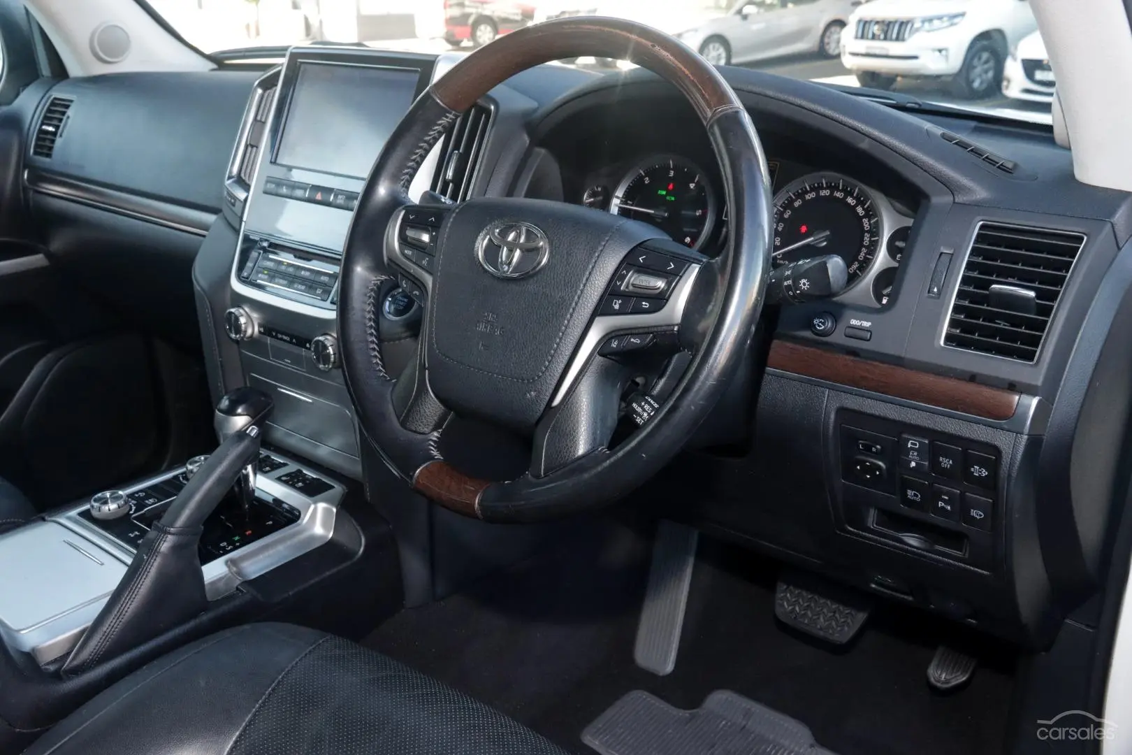 2020 Toyota Landcruiser Image 7