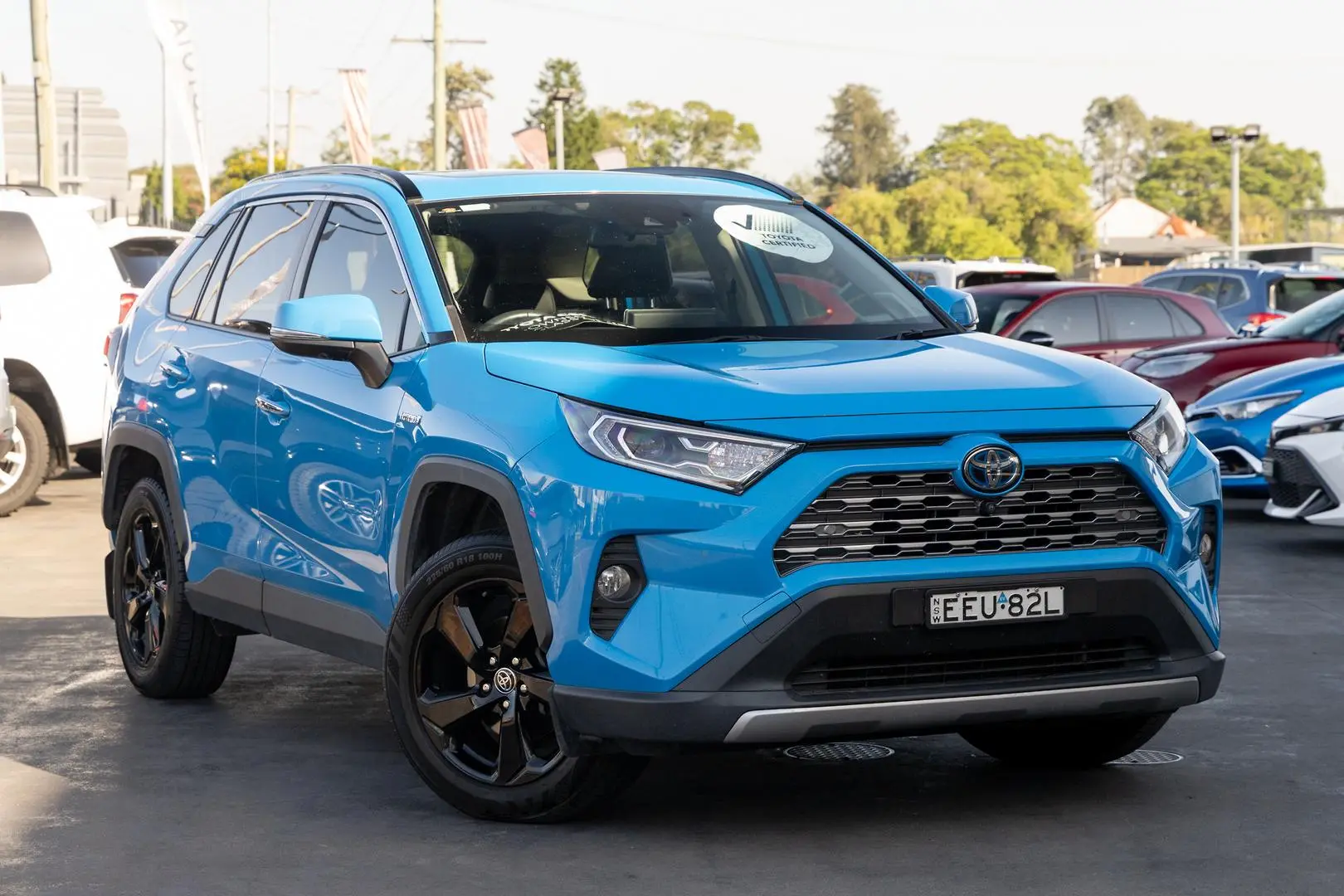 2019 Toyota RAV4 Gallery Image 1