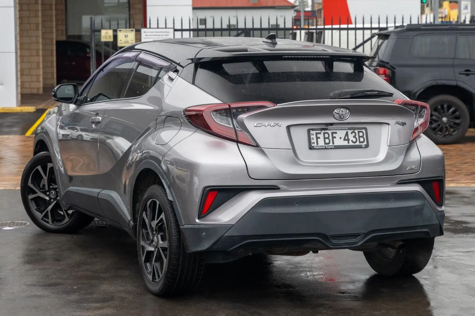 2019 Toyota C-HR Gallery Image 2