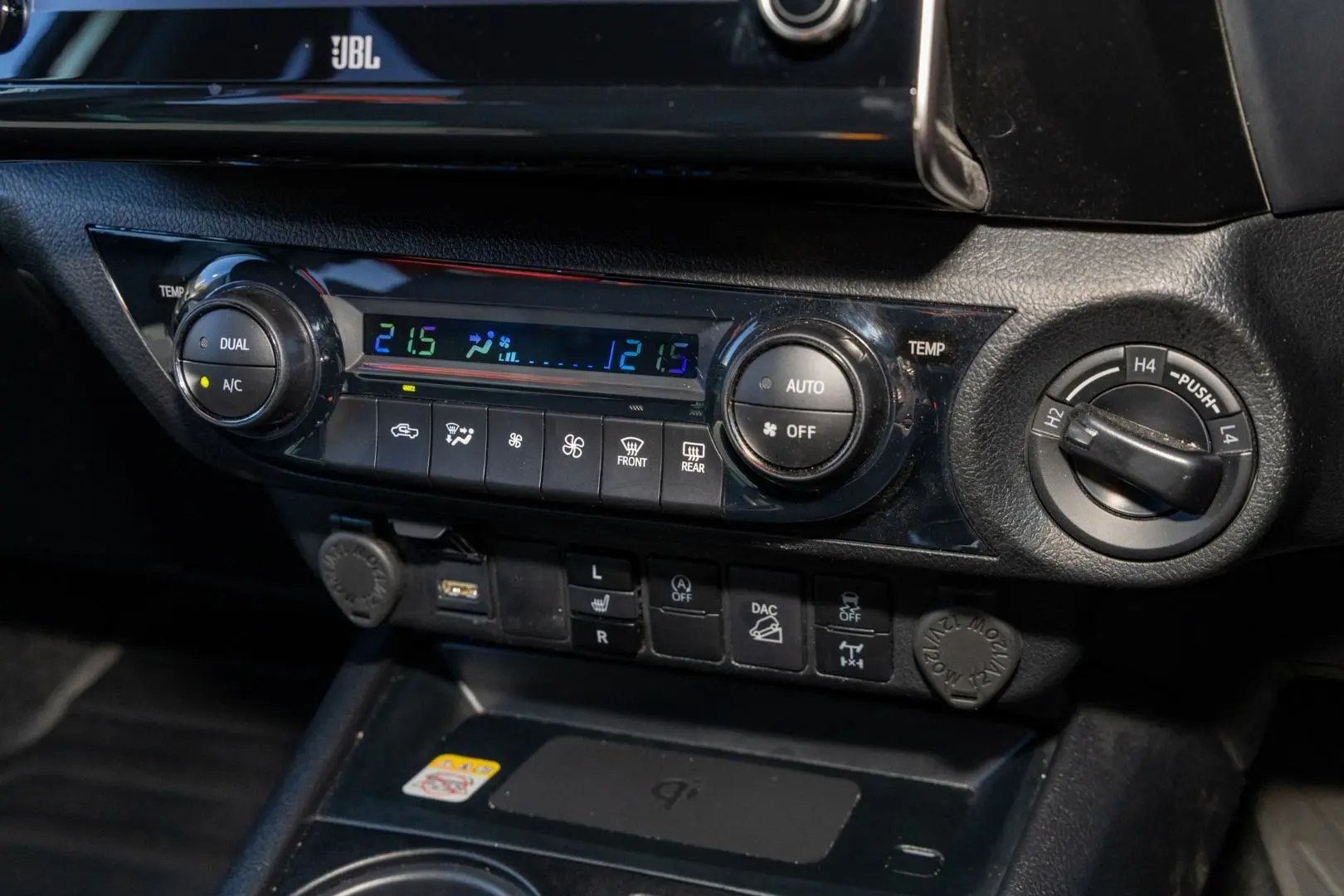 2024 Toyota Hilux Gallery Image 16