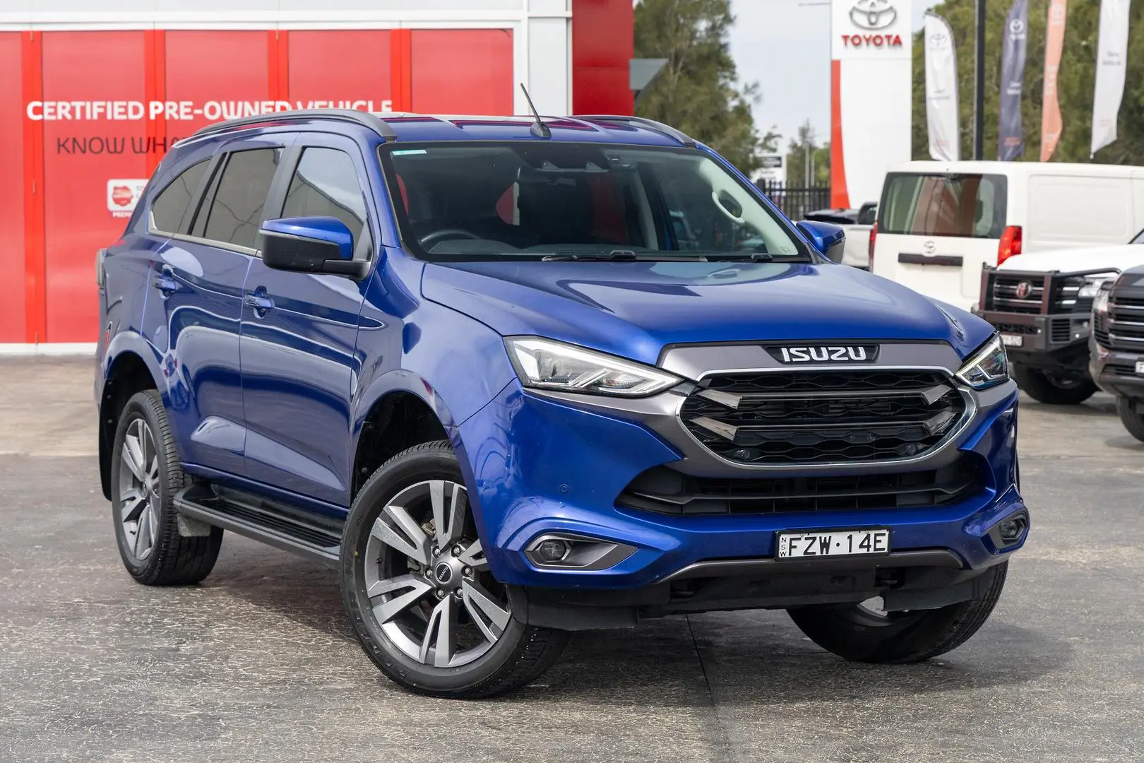 2023 Isuzu MU-X Gallery Image 1