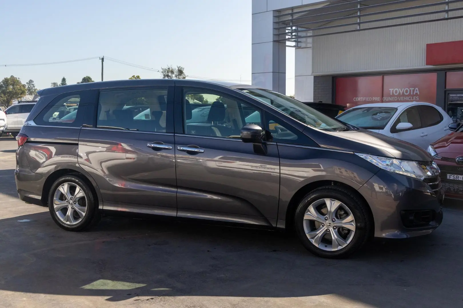 2016 Honda Odyssey Gallery Image 3