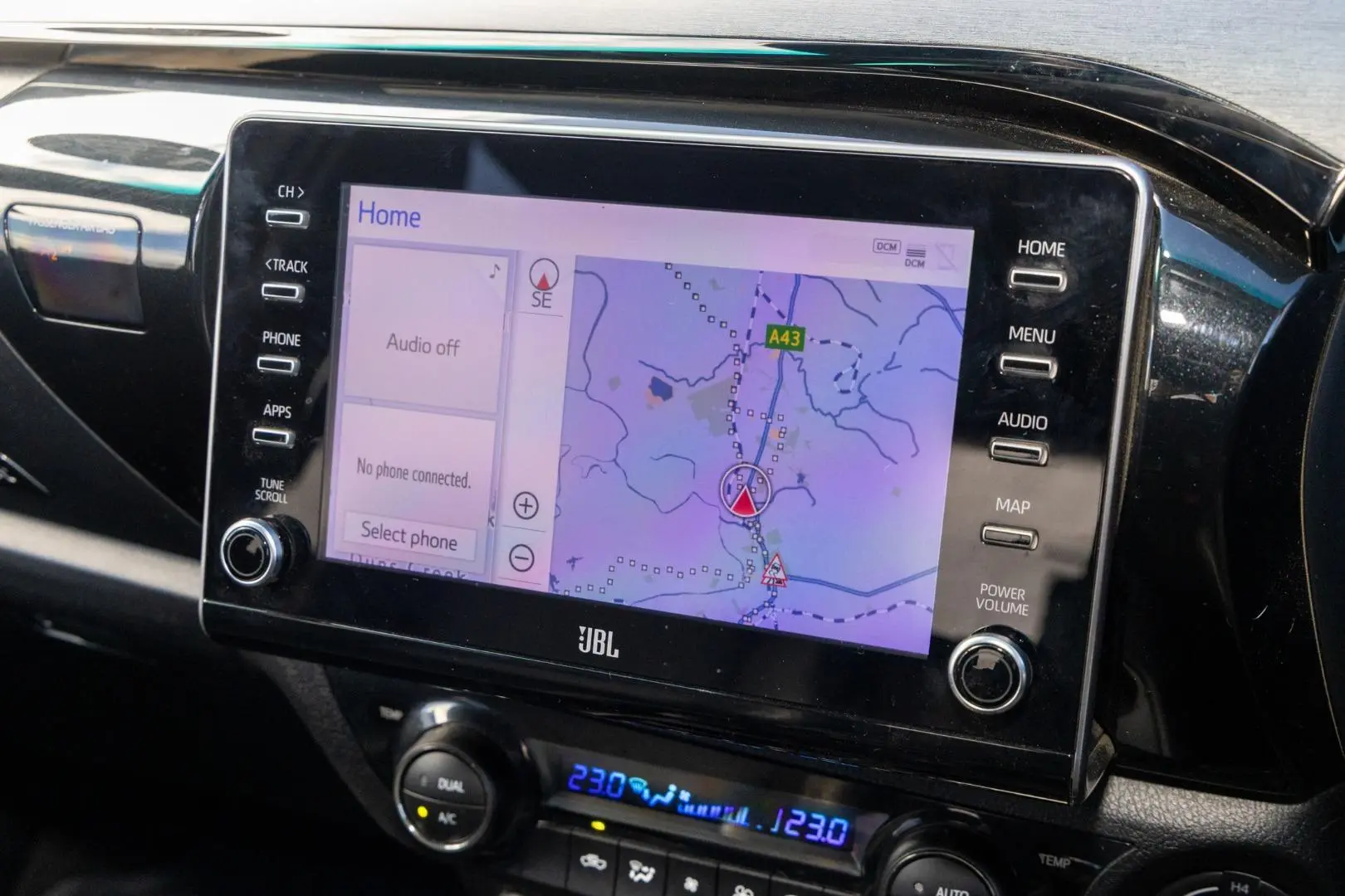 2022 Toyota Hilux Gallery Image 14