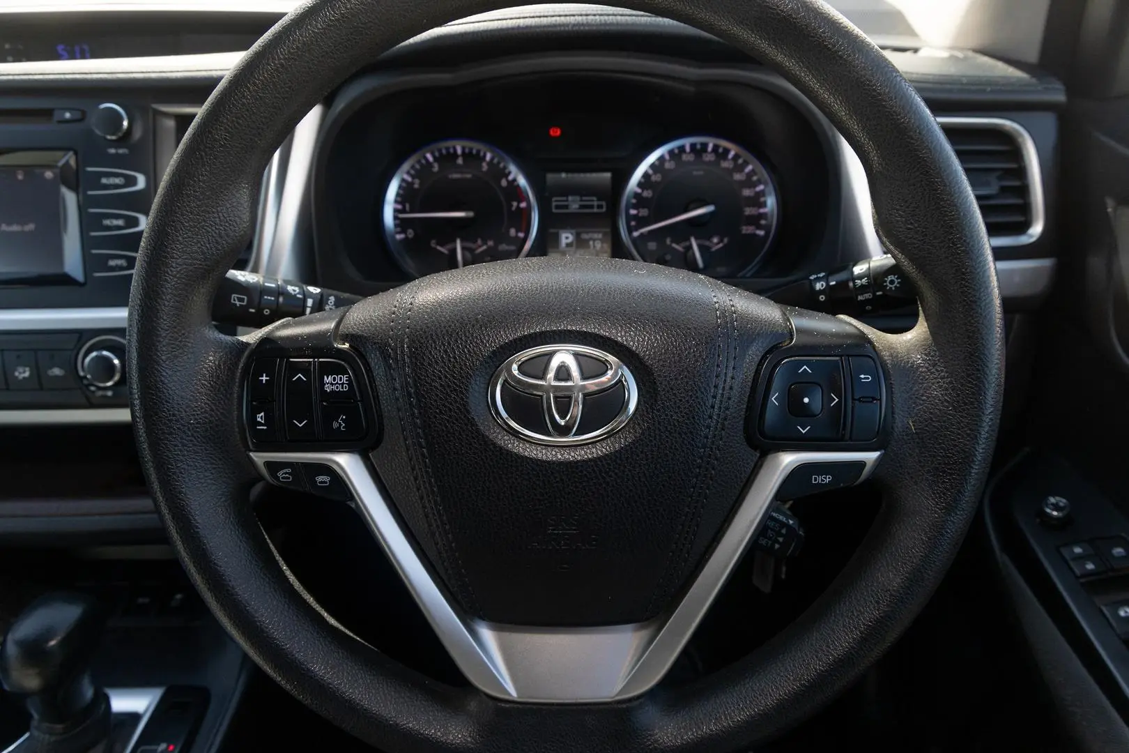 2015 Toyota Kluger Gallery Image 10
