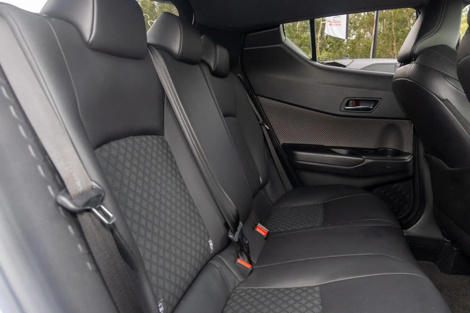 2021 Toyota C-HR Gallery Image 9