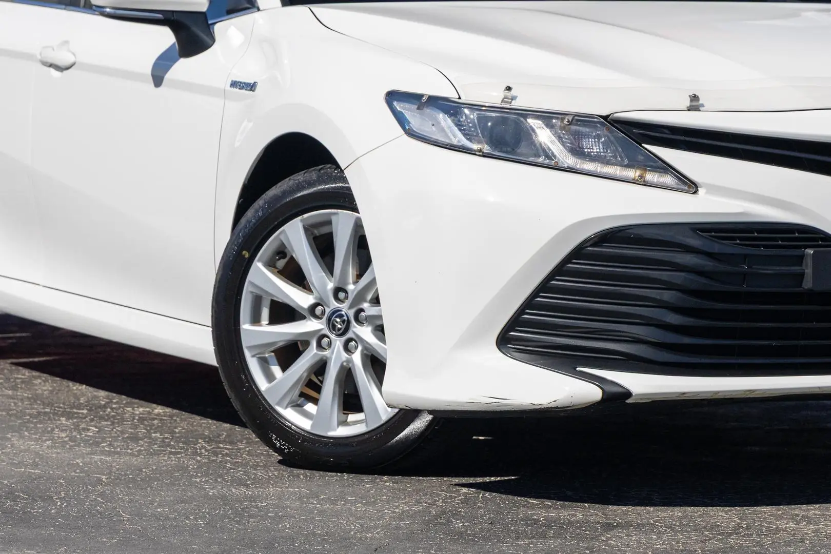 2020 Toyota Camry Gallery Image 6