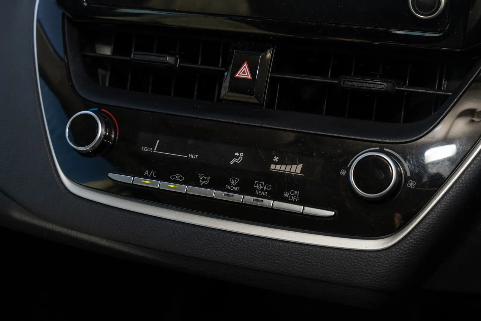 2020 Toyota Corolla Gallery Image 16