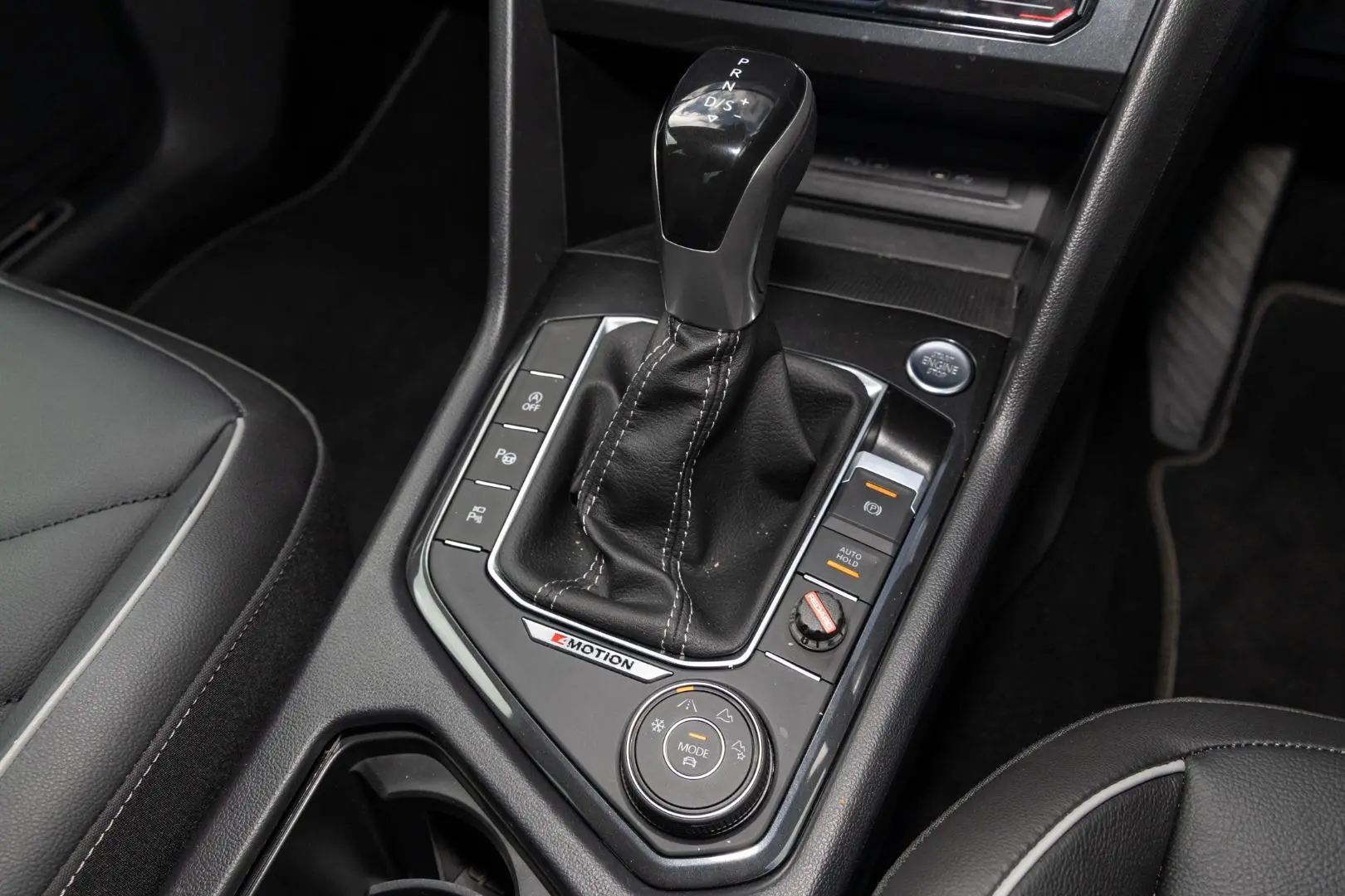 2024 Volkswagen Tiguan Gallery Image 17