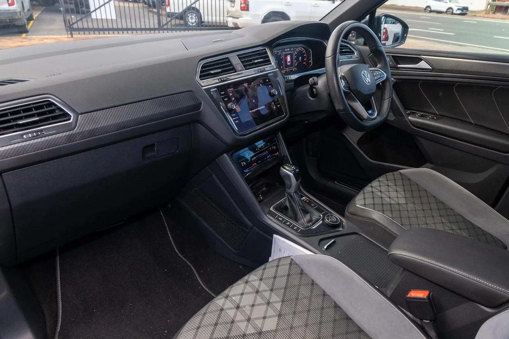 2023 Volkswagen Tiguan Gallery Image 8