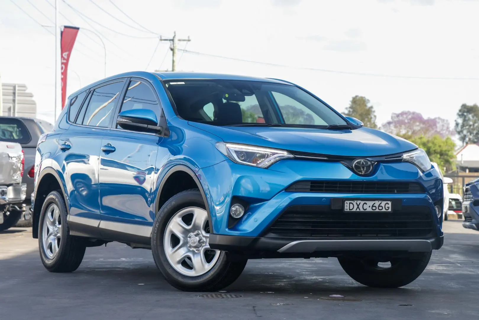 2018 Toyota RAV4 Image 1