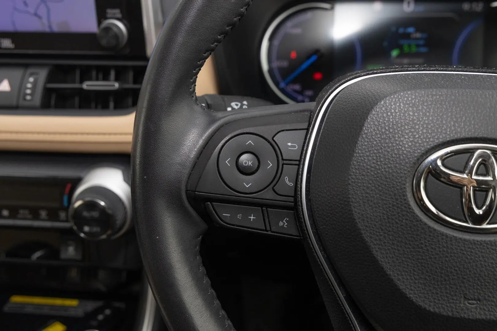 2020 Toyota RAV4 Gallery Image 11