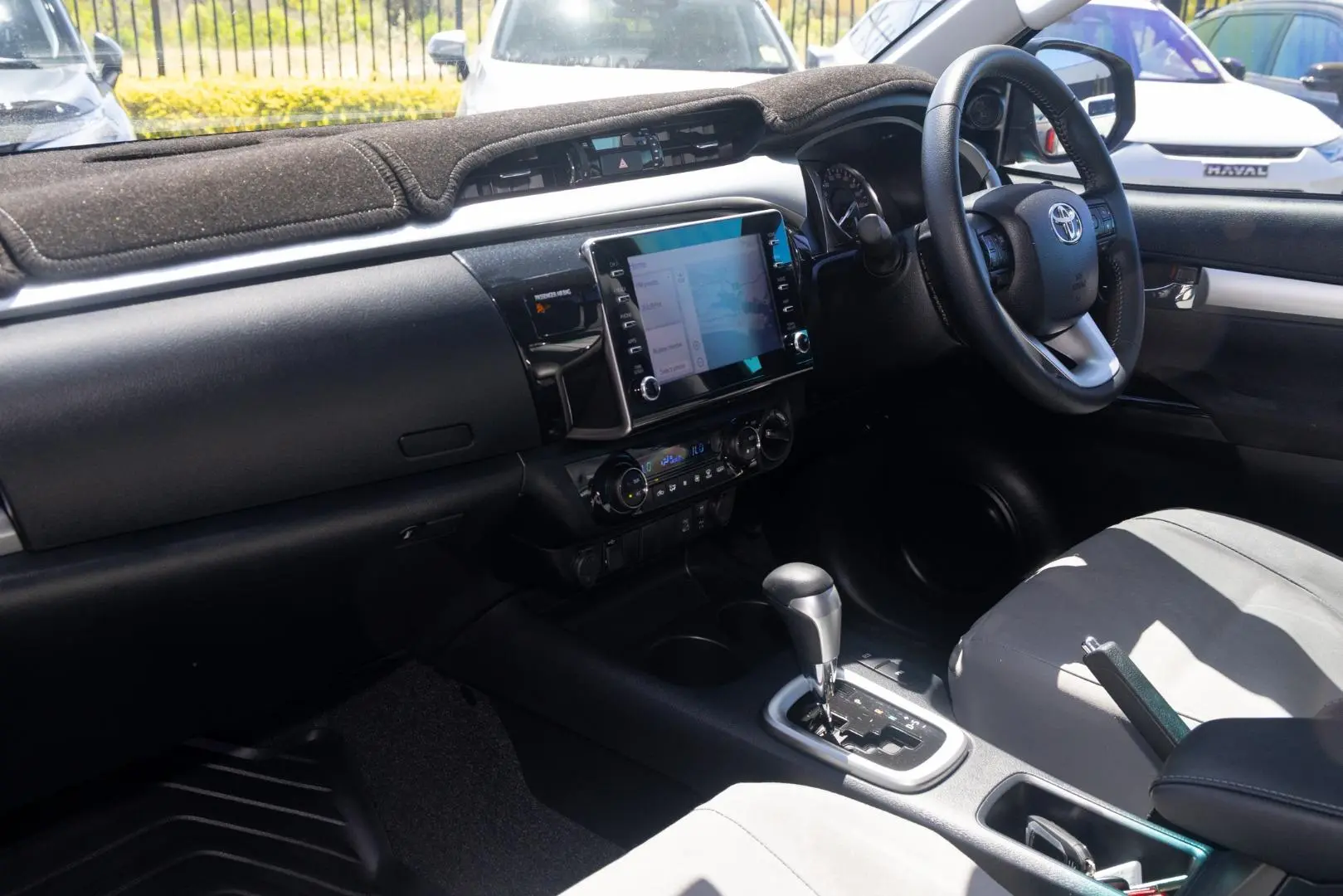 2021 Toyota Hilux Gallery Image 8