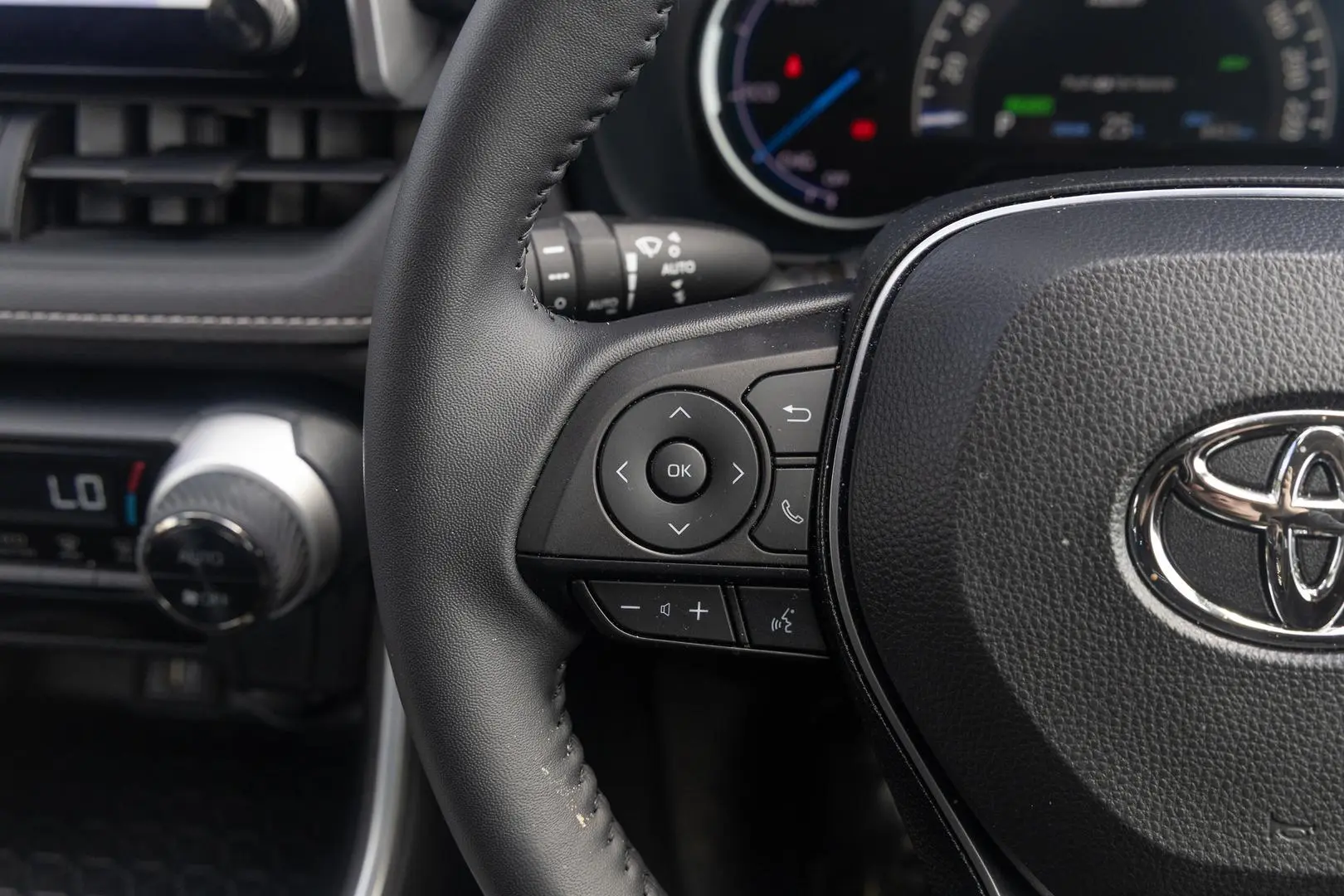2025 Toyota RAV4 Gallery Image 10