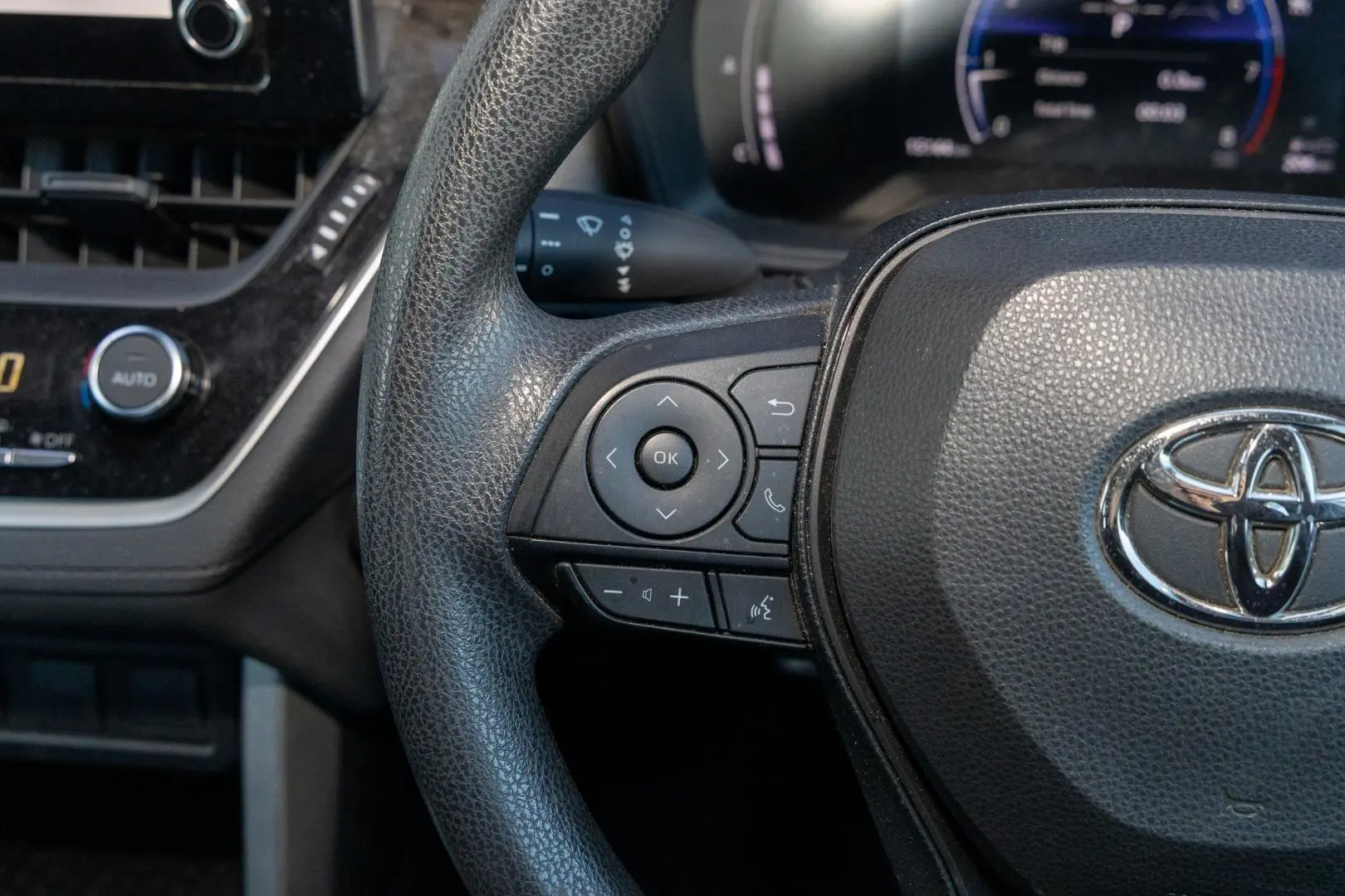 2023 Toyota Corolla Cross Gallery Image 11