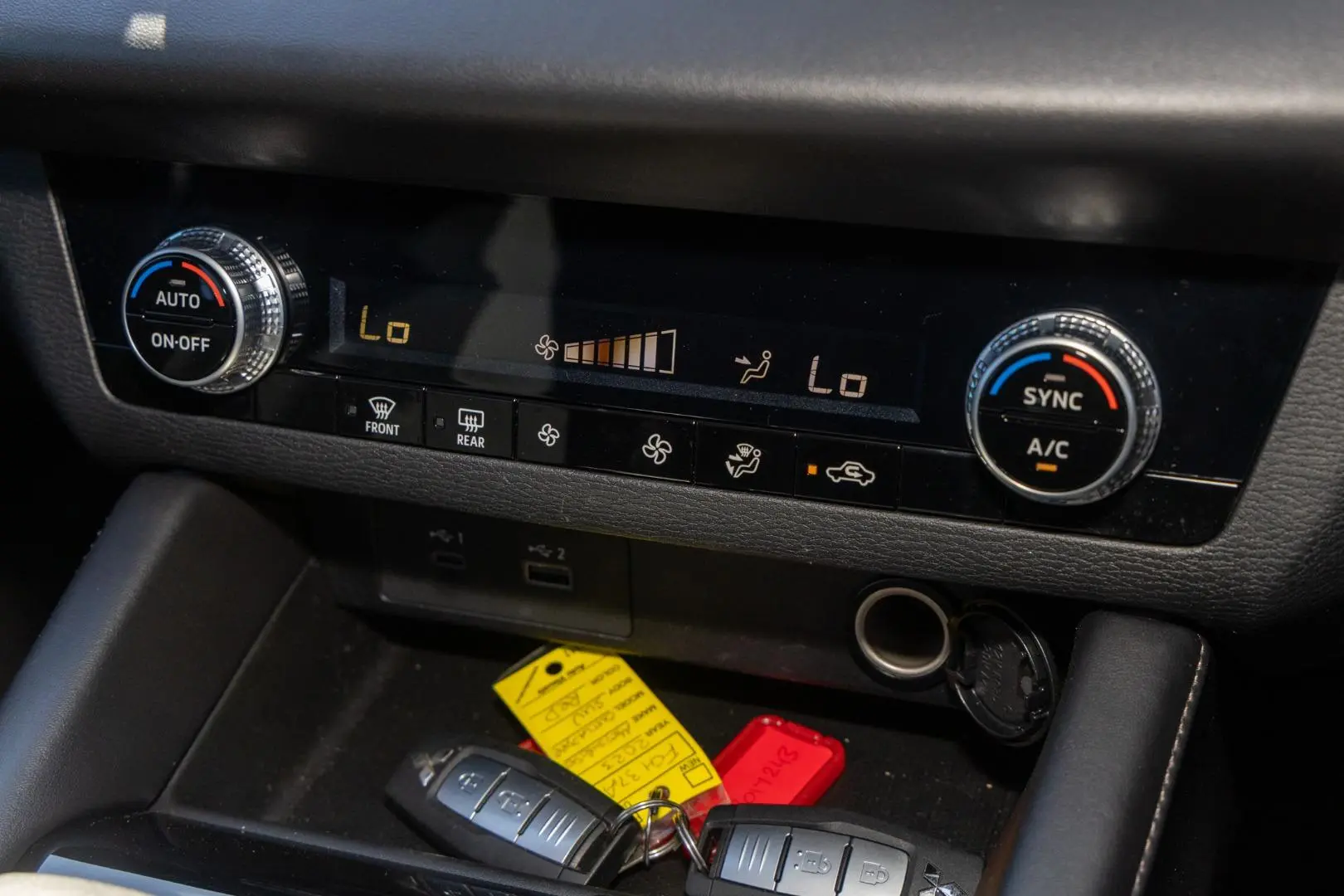 2023 Mitsubishi Outlander Gallery Image 16