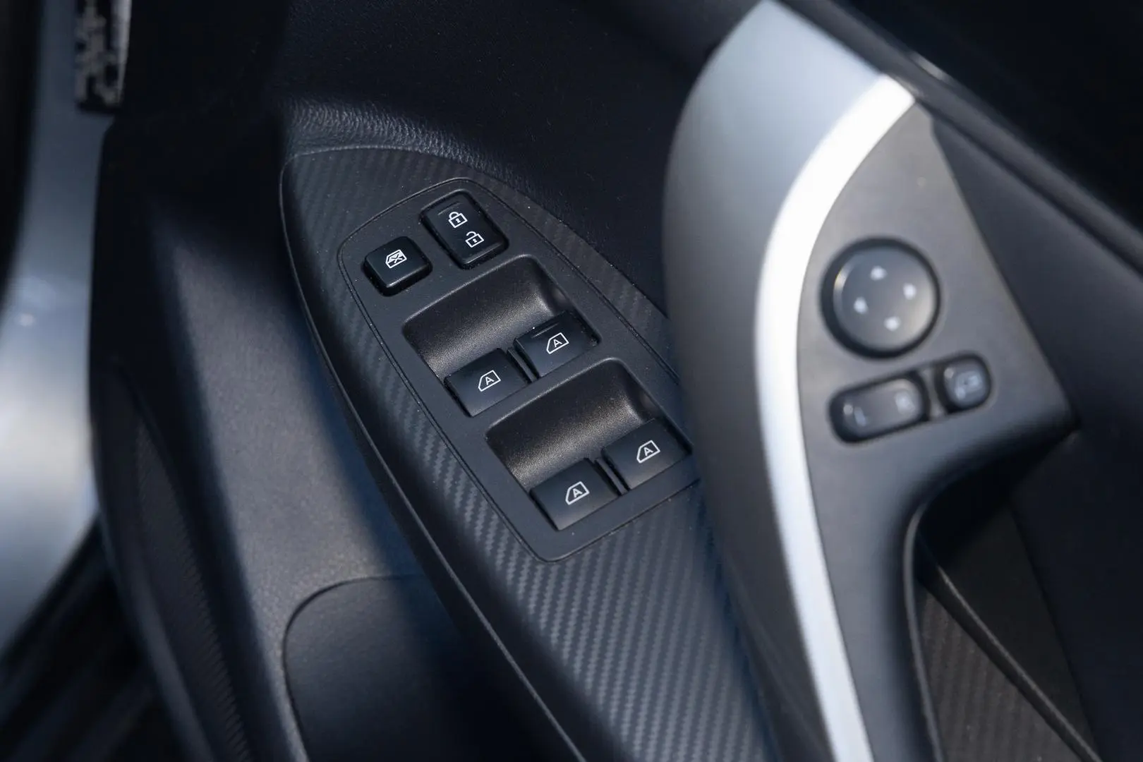 2020 Mitsubishi Eclipse Cross Gallery Image 18