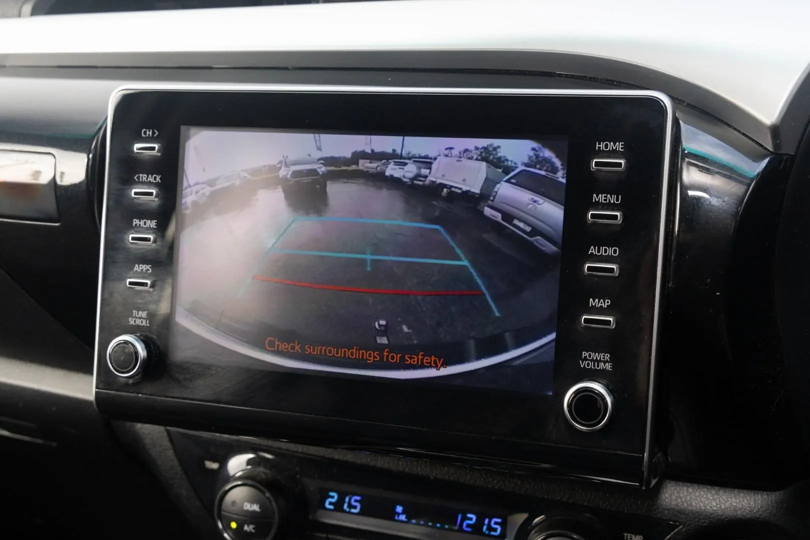 2022 Toyota Hilux Gallery Image 15
