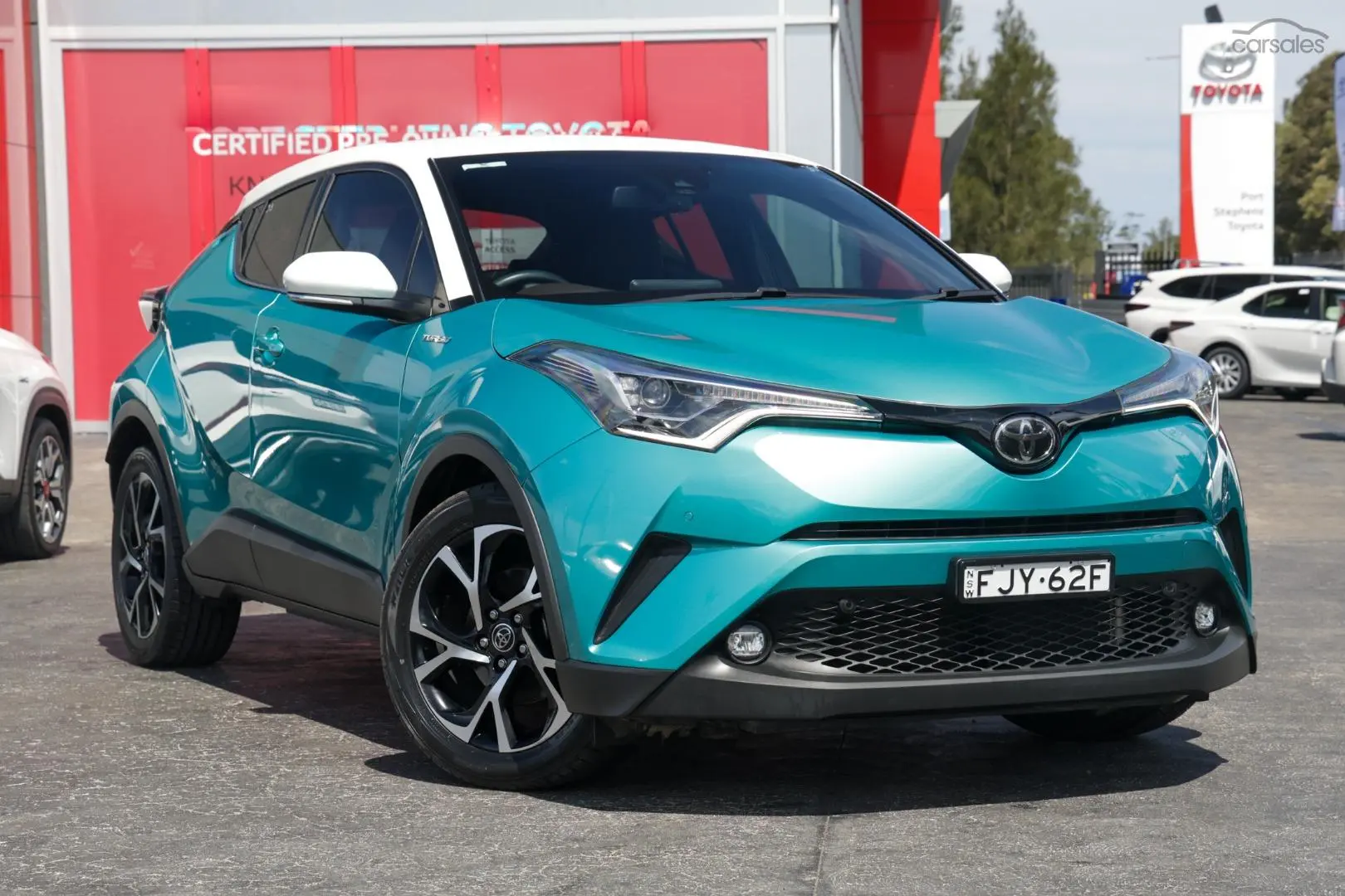 2017 Toyota C-HR Image 1