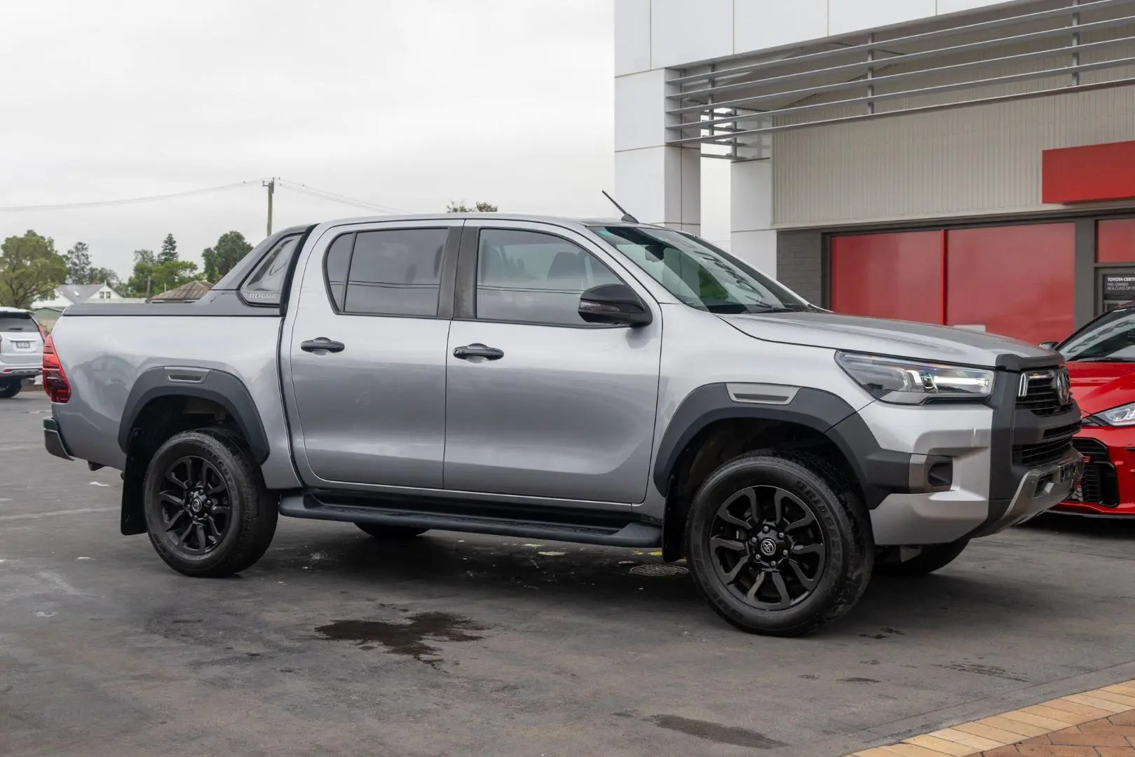 2021 Toyota Hilux Gallery Image 3