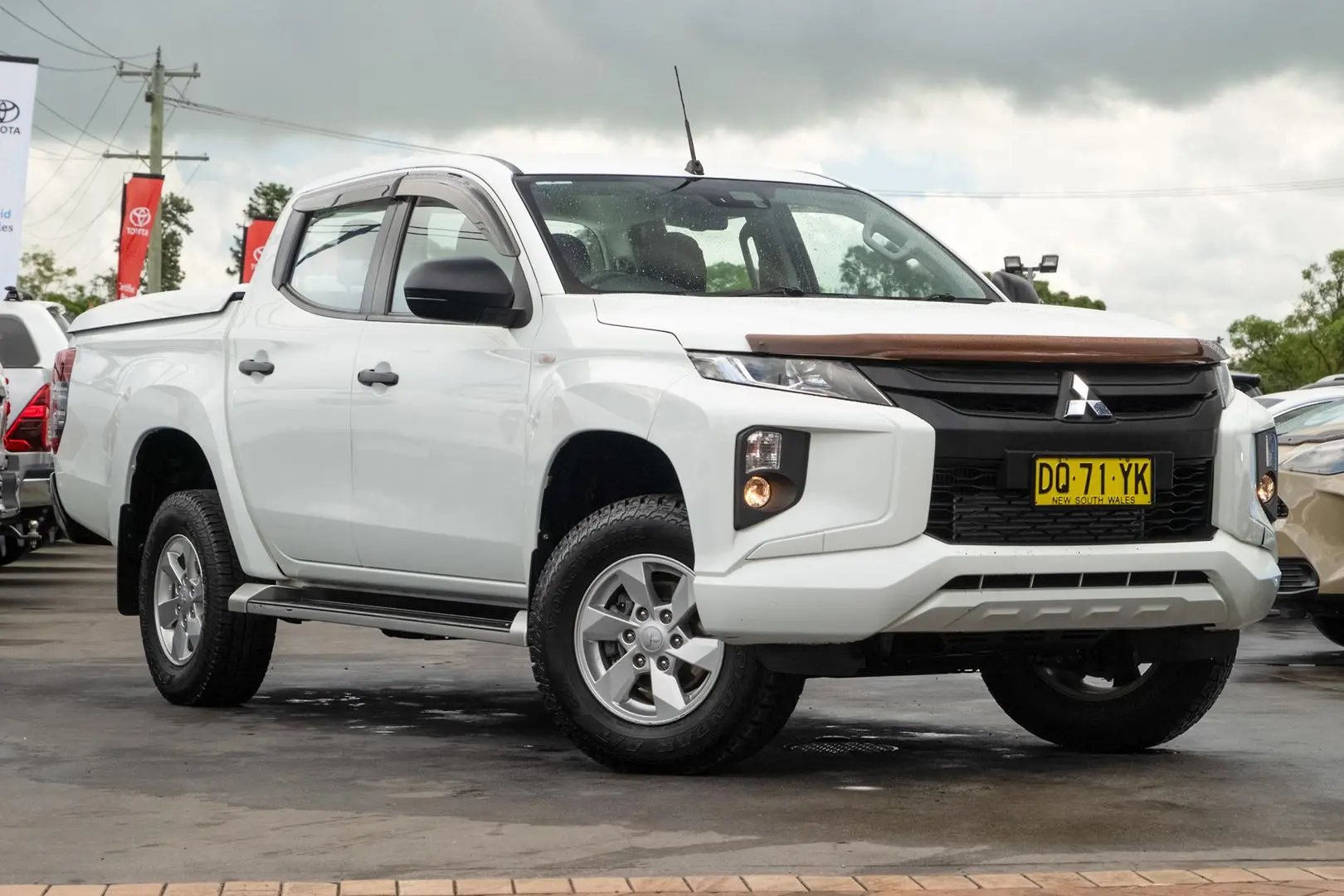 2021 Mitsubishi Triton Gallery Image 1