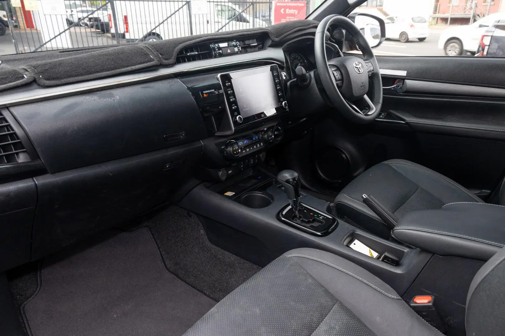 2025 Toyota Hilux Gallery Image 8