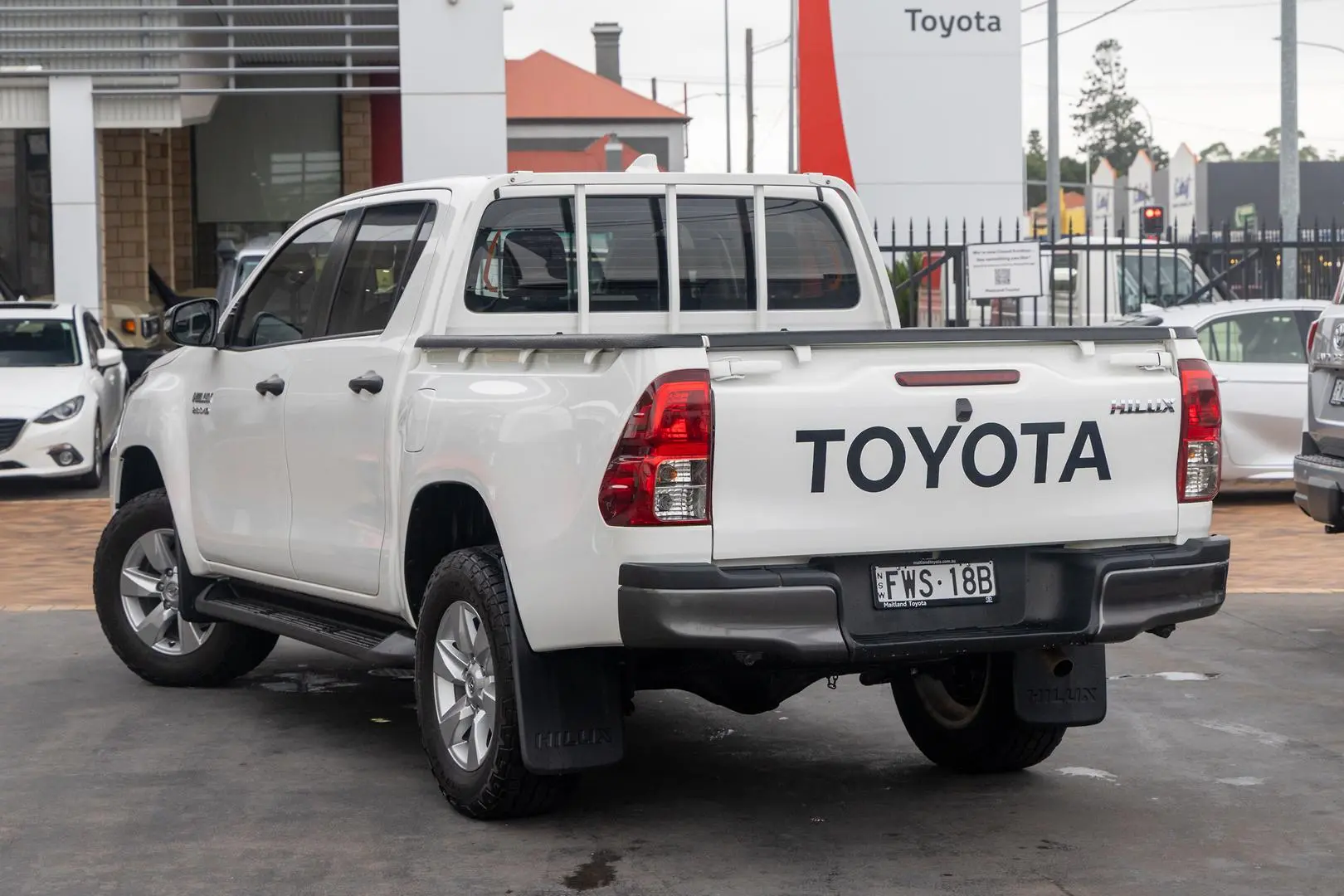 2022 Toyota Hilux Gallery Image 2