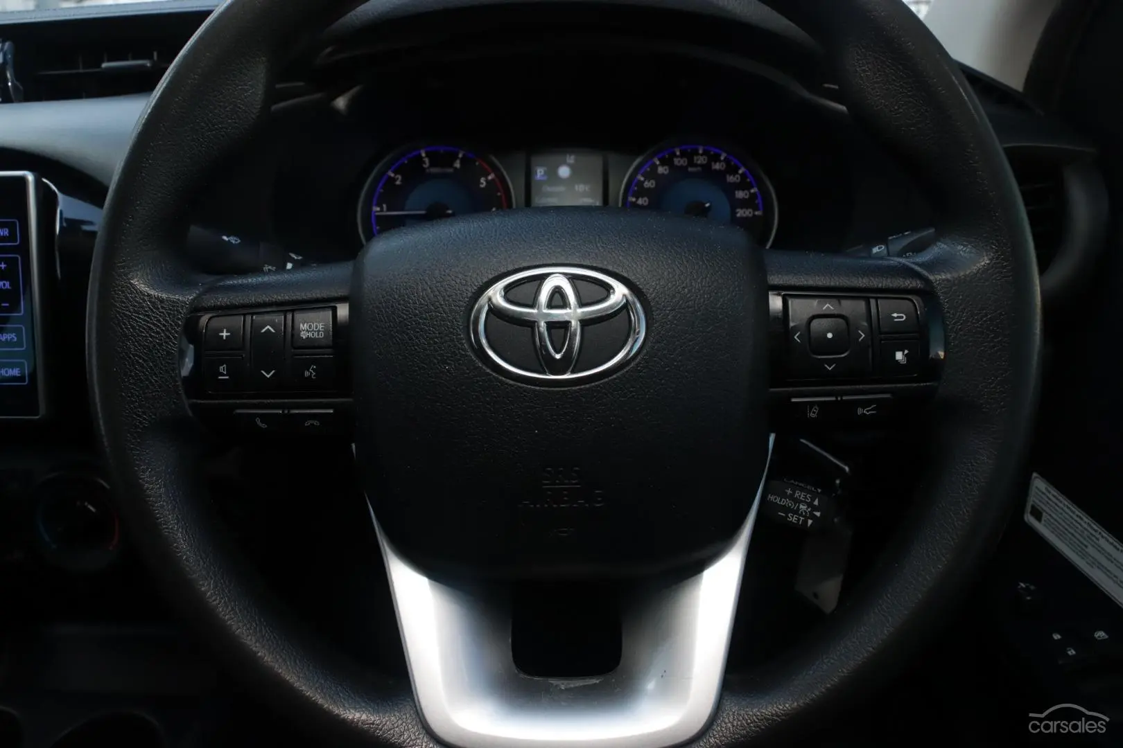 2020 Toyota Hilux Image 10