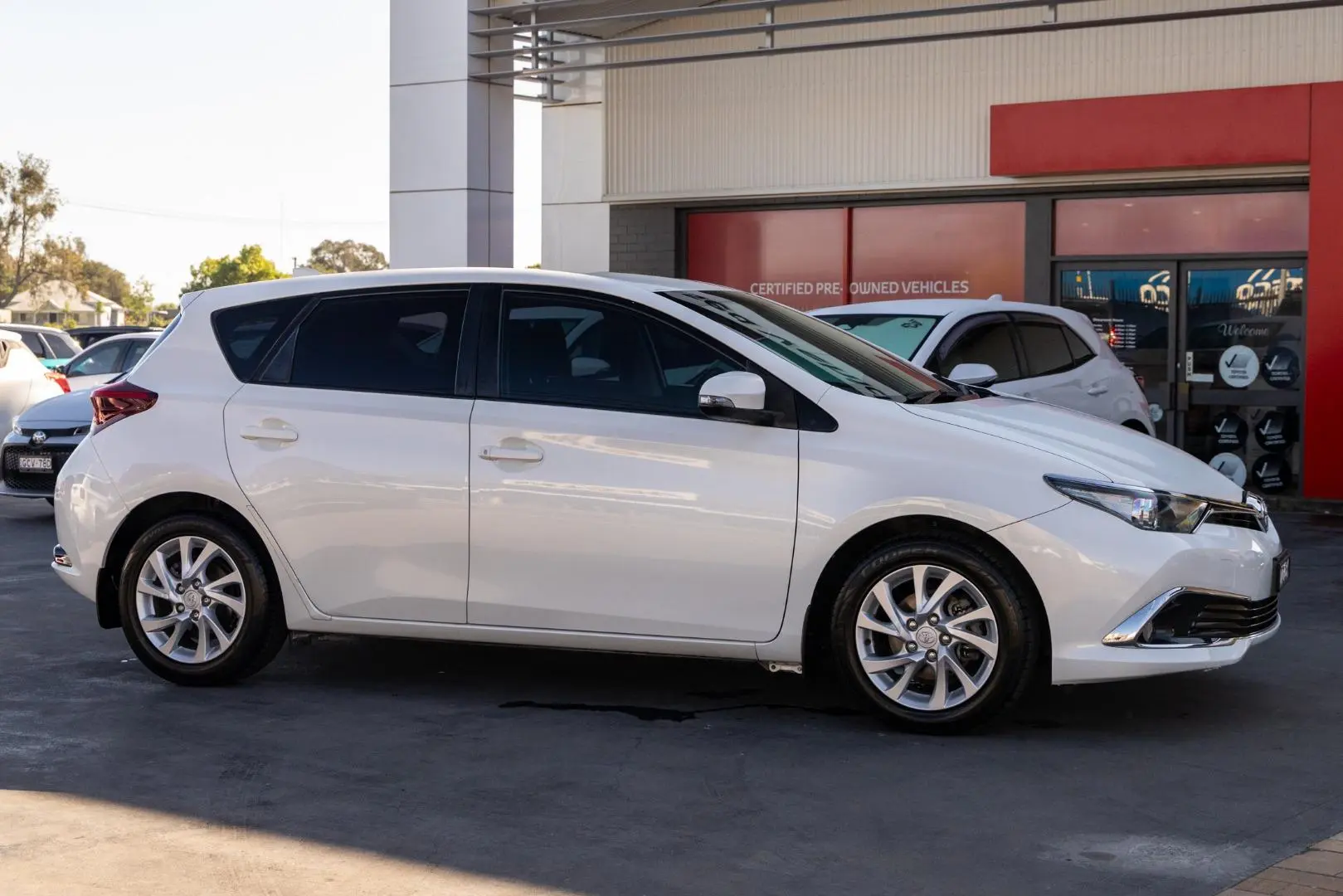2017 Toyota Corolla Gallery Image 3
