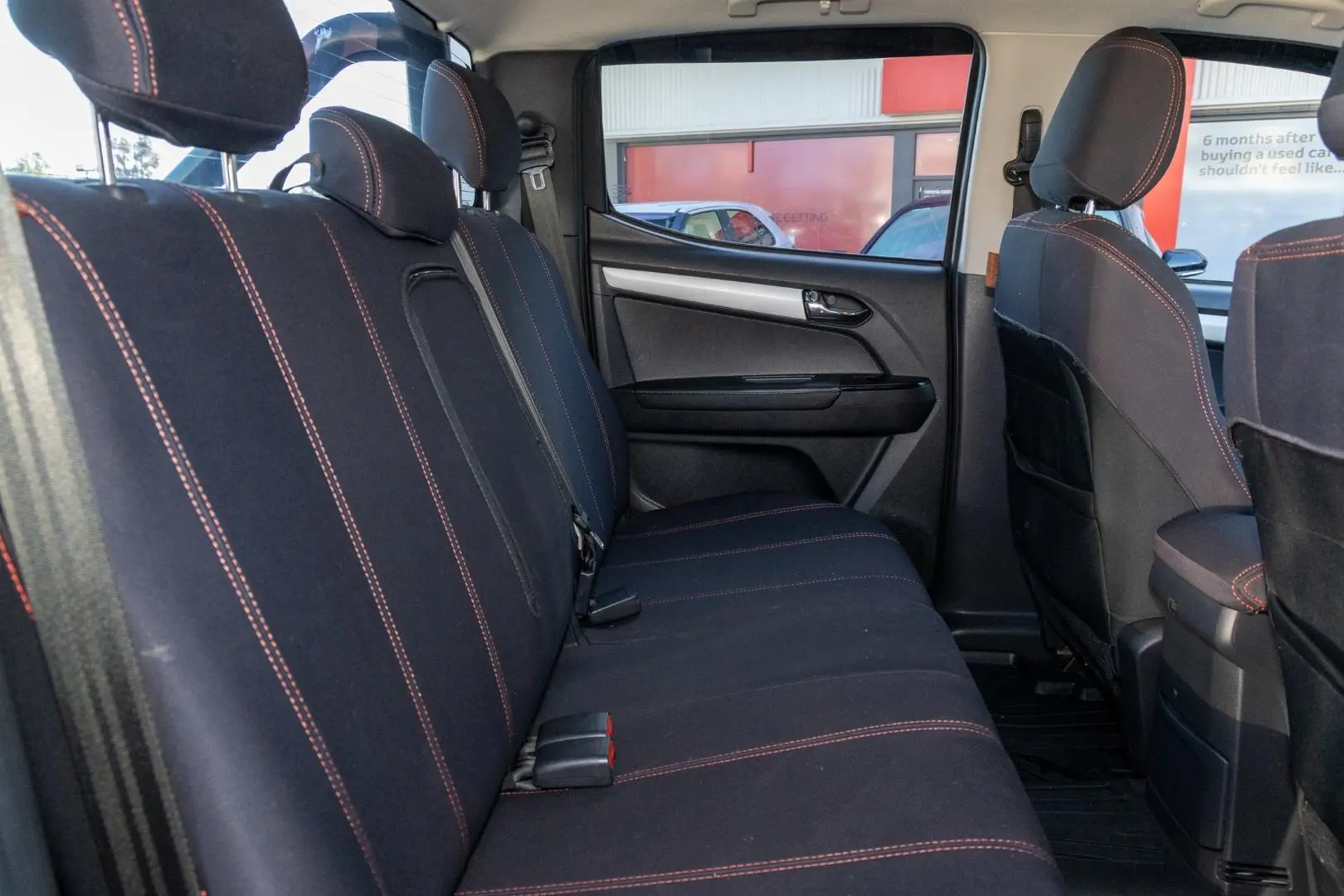 2018 Isuzu D-MAX Gallery Image 9