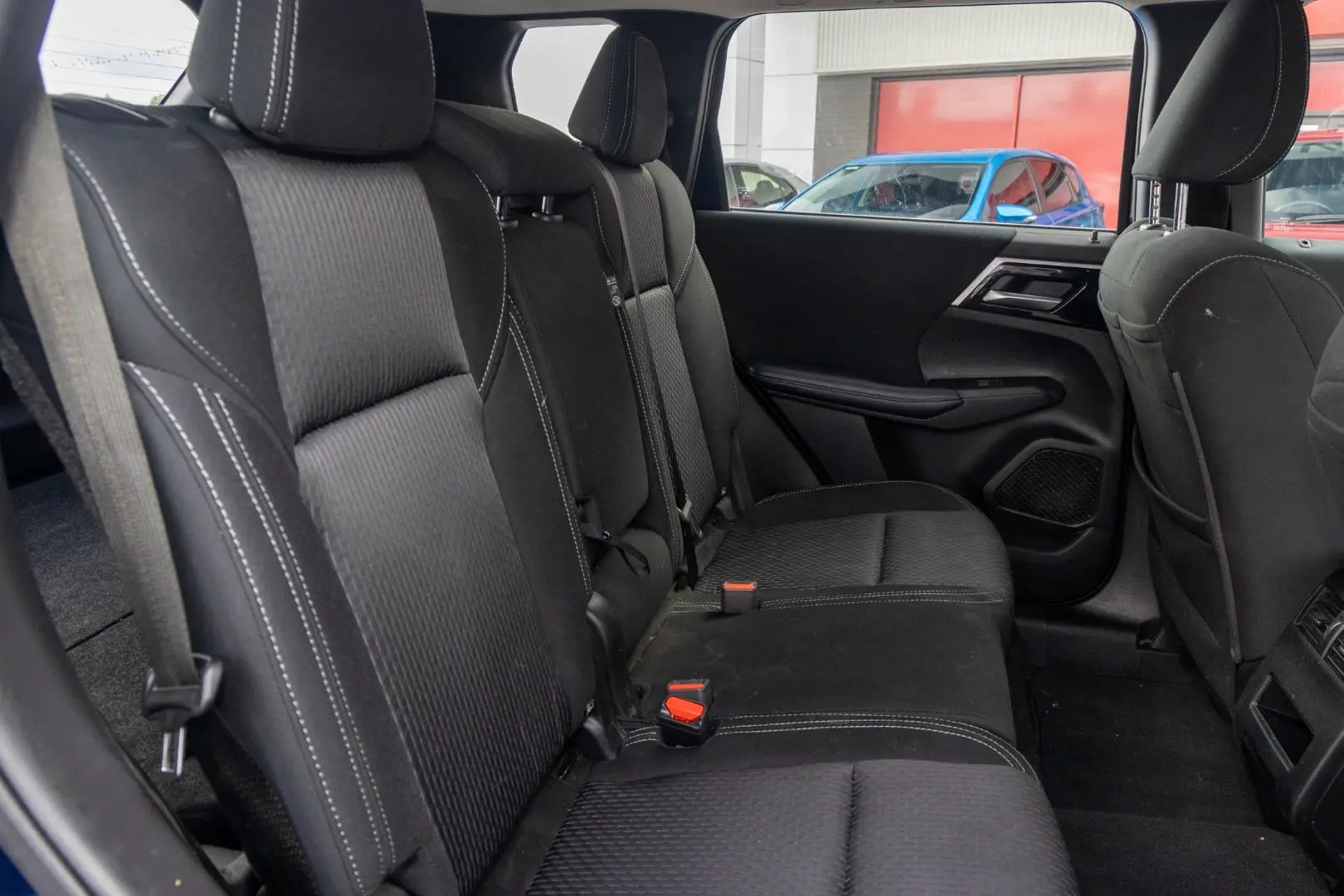 2023 Mitsubishi Outlander Gallery Image 9