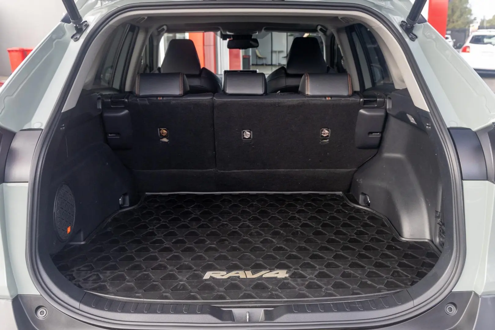 2019 Toyota RAV4 Gallery Image 19