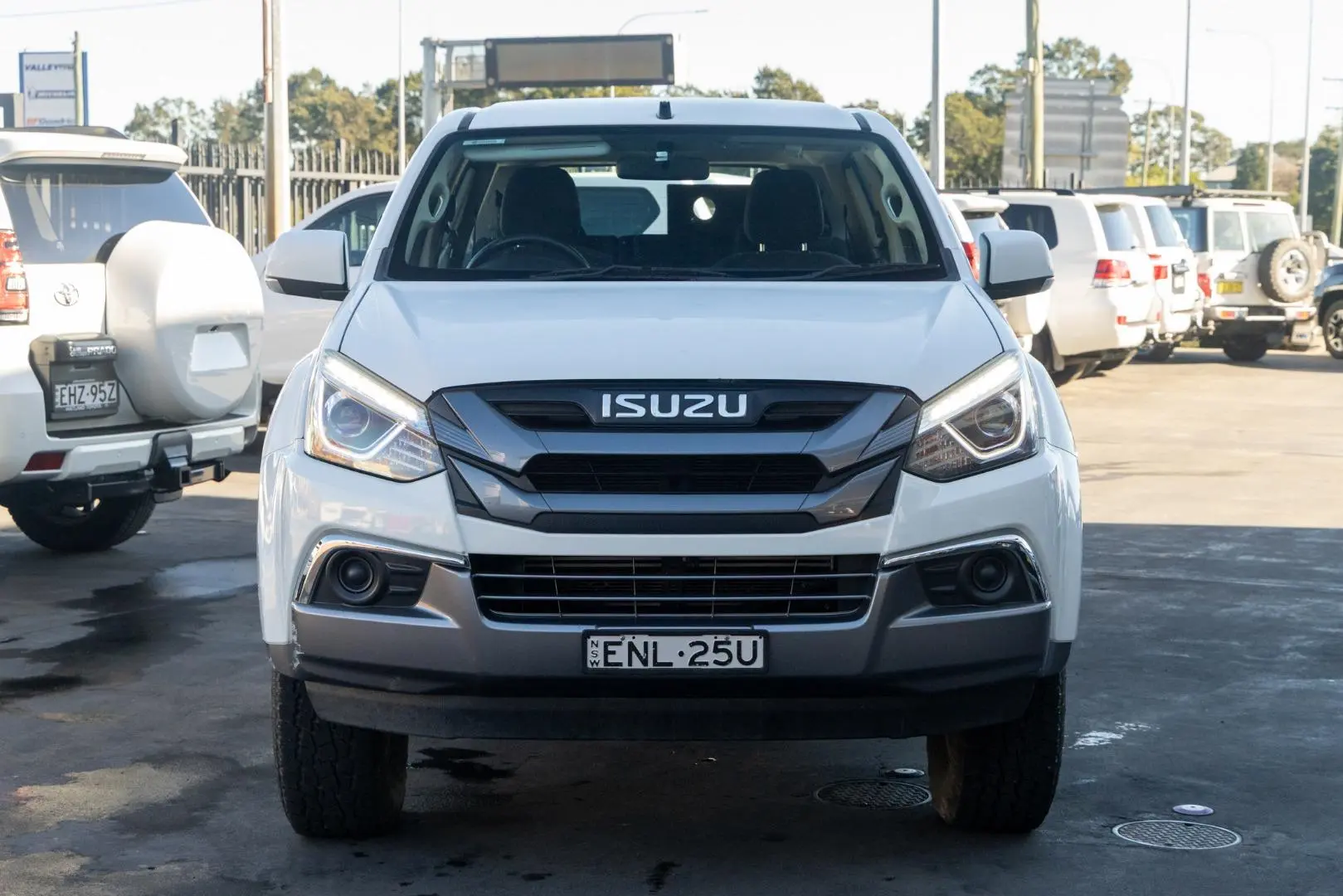 2021 Isuzu MU-X Gallery Image 4