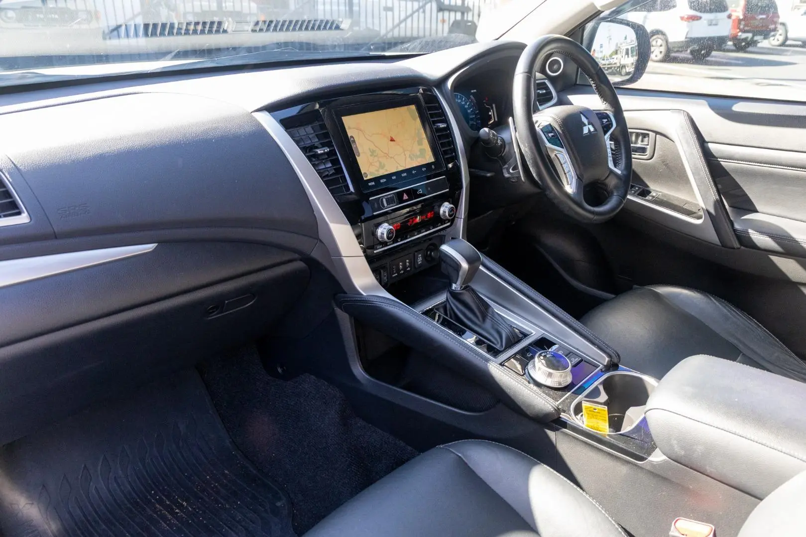 2022 Mitsubishi Pajero Sport Gallery Image 8