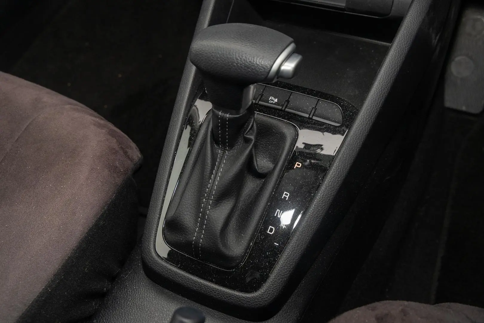 2023 Kia Rio Gallery Image 17