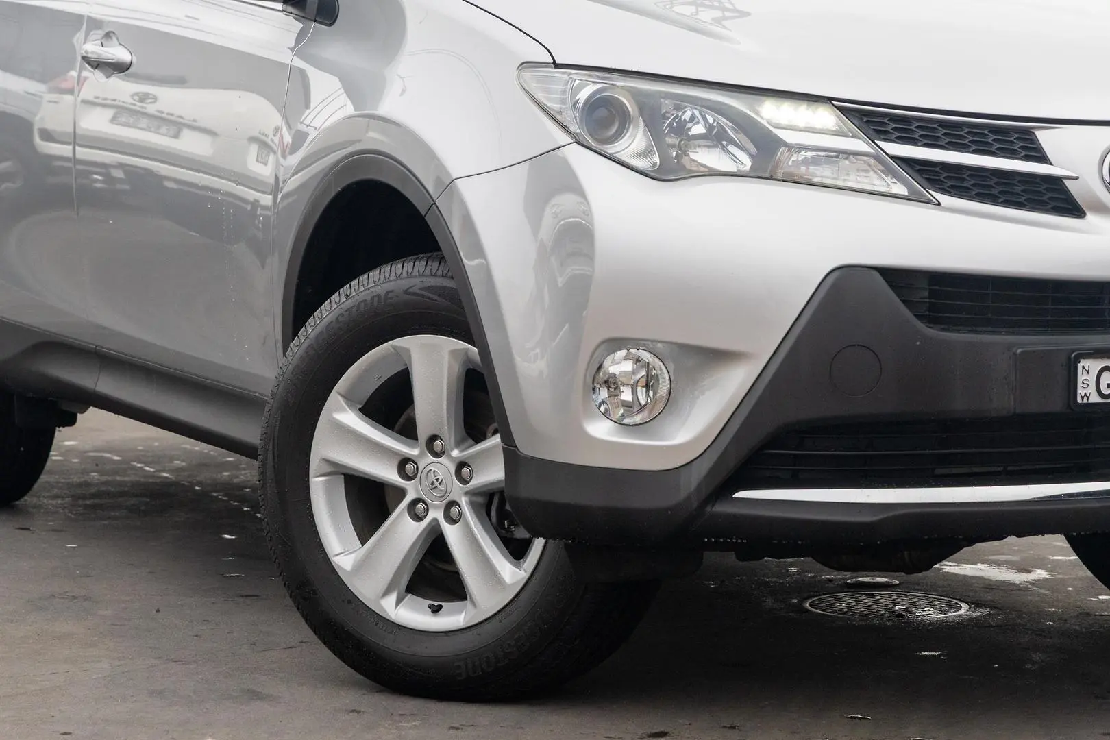 2013 Toyota RAV4 Gallery Image 6