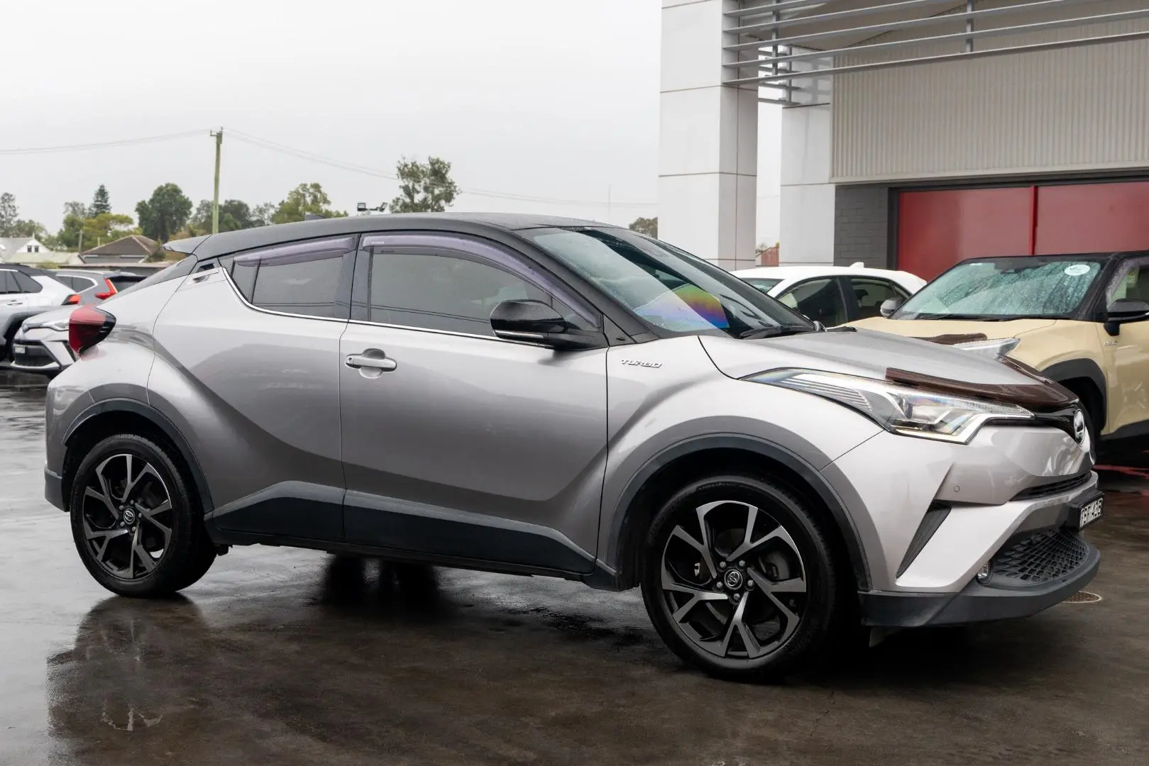 2019 Toyota C-HR Gallery Image 3