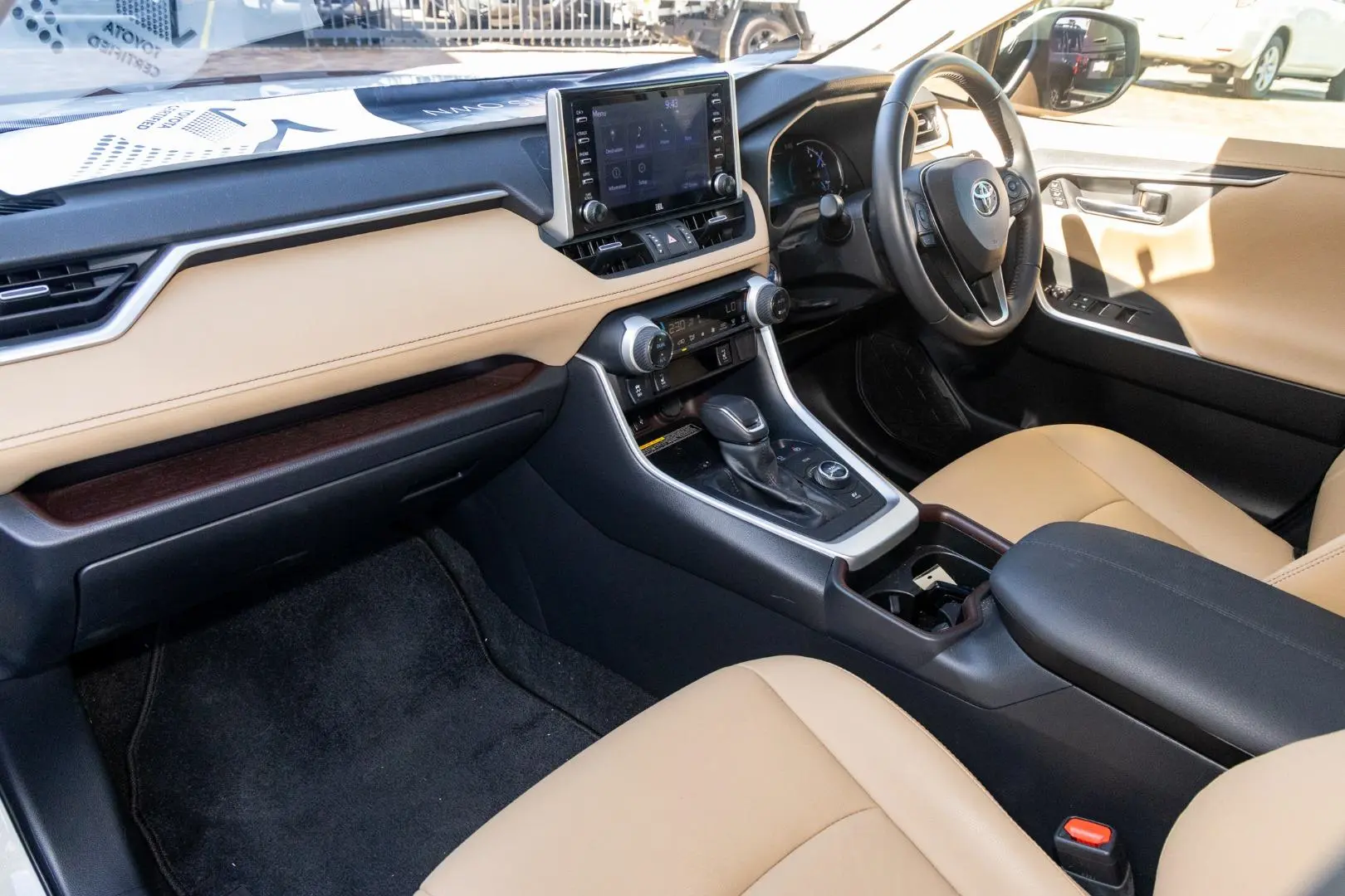 2021 Toyota RAV4 Gallery Image 8