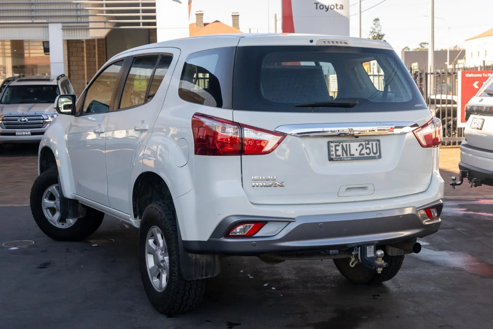 2021 Isuzu MU-X Gallery Image 2