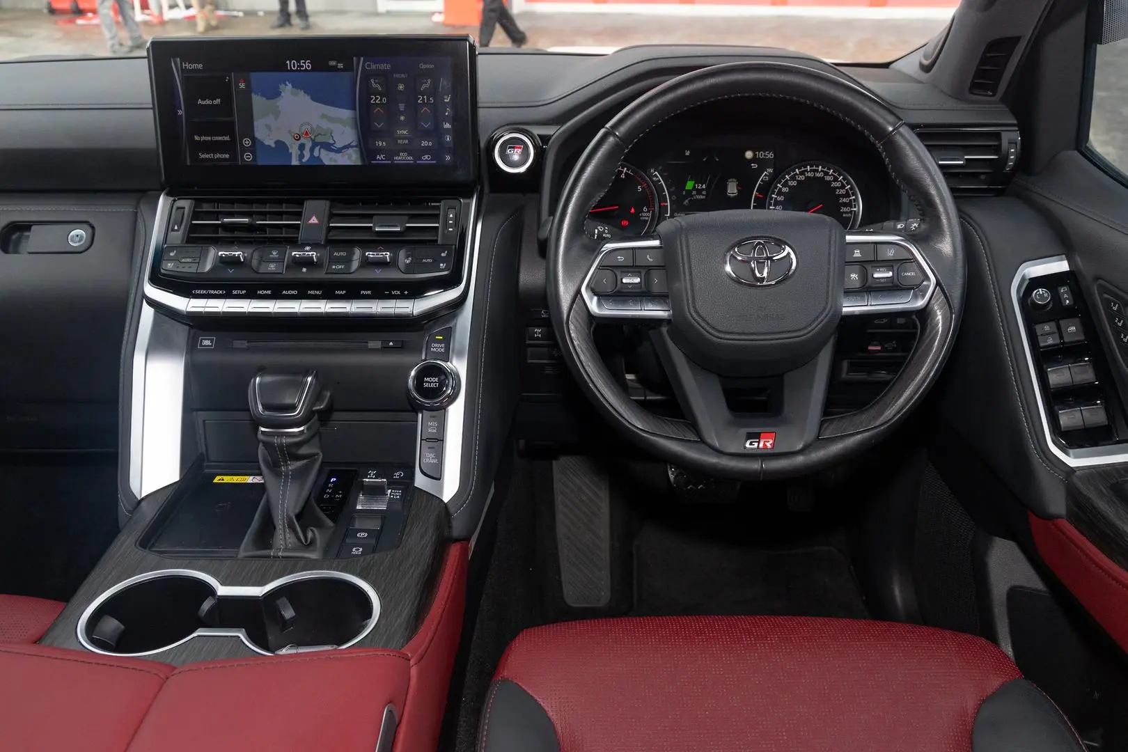 2022 Toyota Landcruiser Gallery Image 8