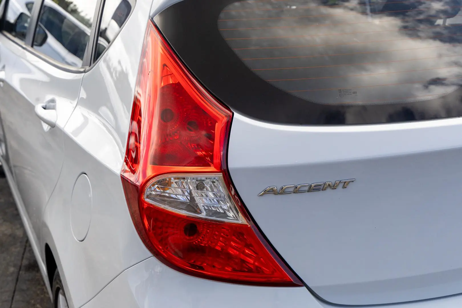 2018 Hyundai Accent Gallery Image 21