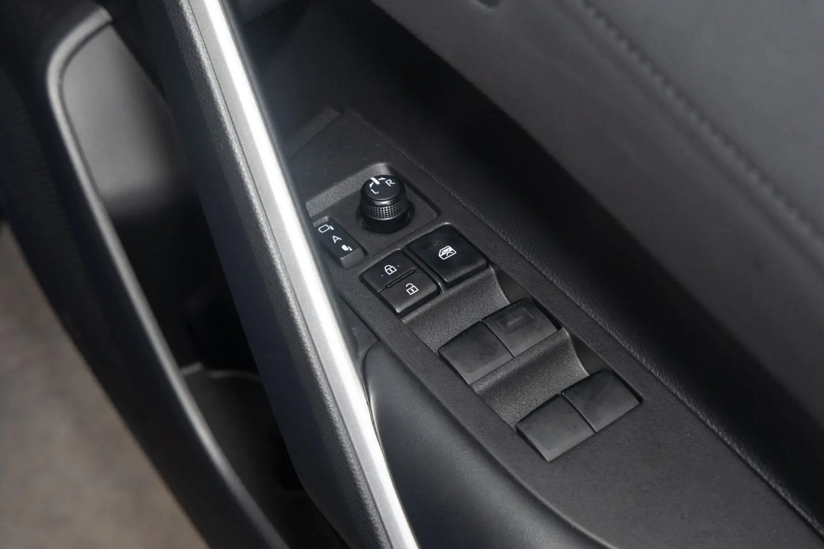 2024 Toyota Corolla Cross Gallery Image 18