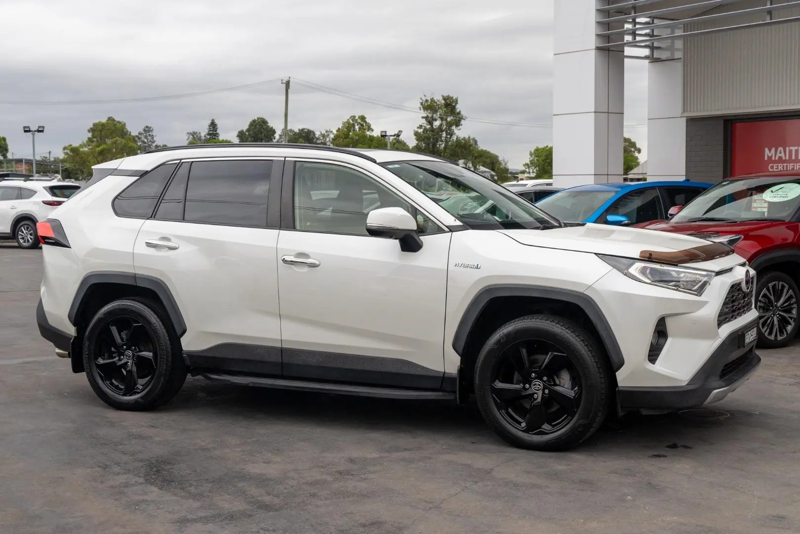 2020 Toyota RAV4 Gallery Image 3