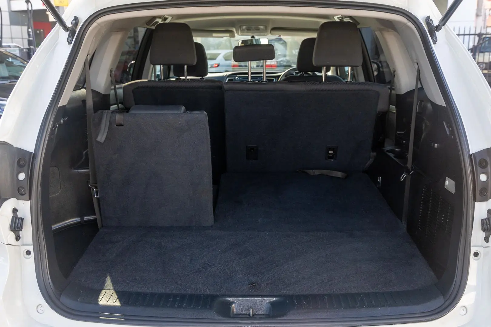 2015 Toyota Kluger Gallery Image 19