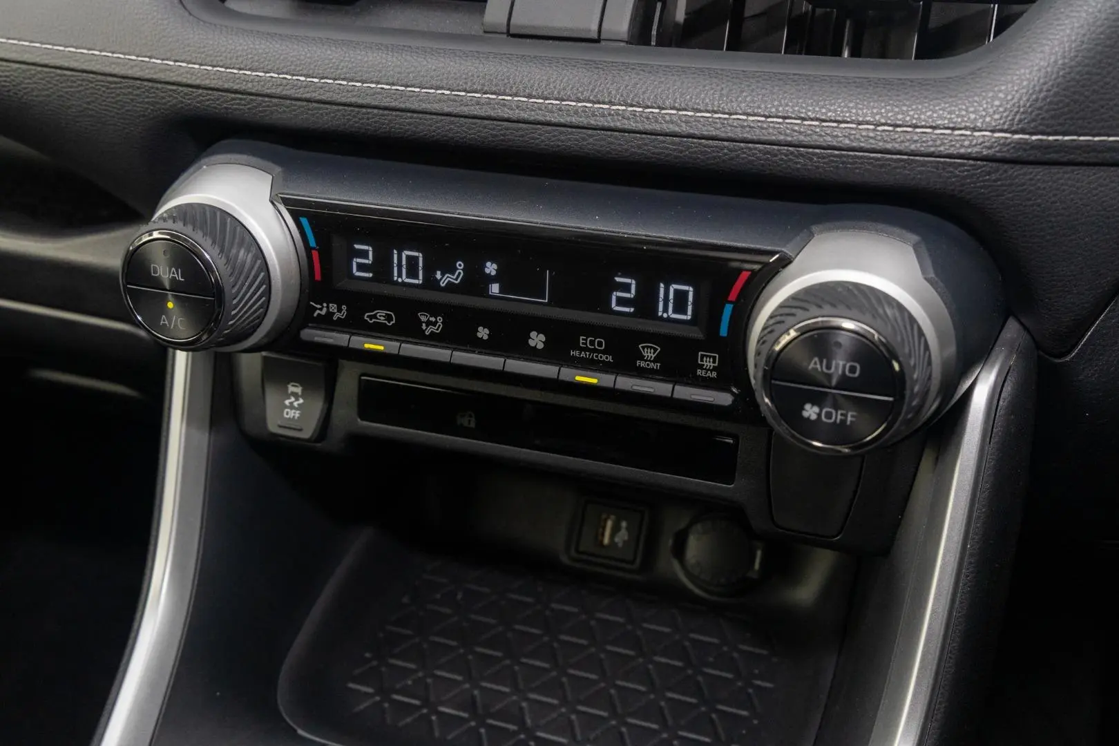2025 Toyota RAV4 Gallery Image 16
