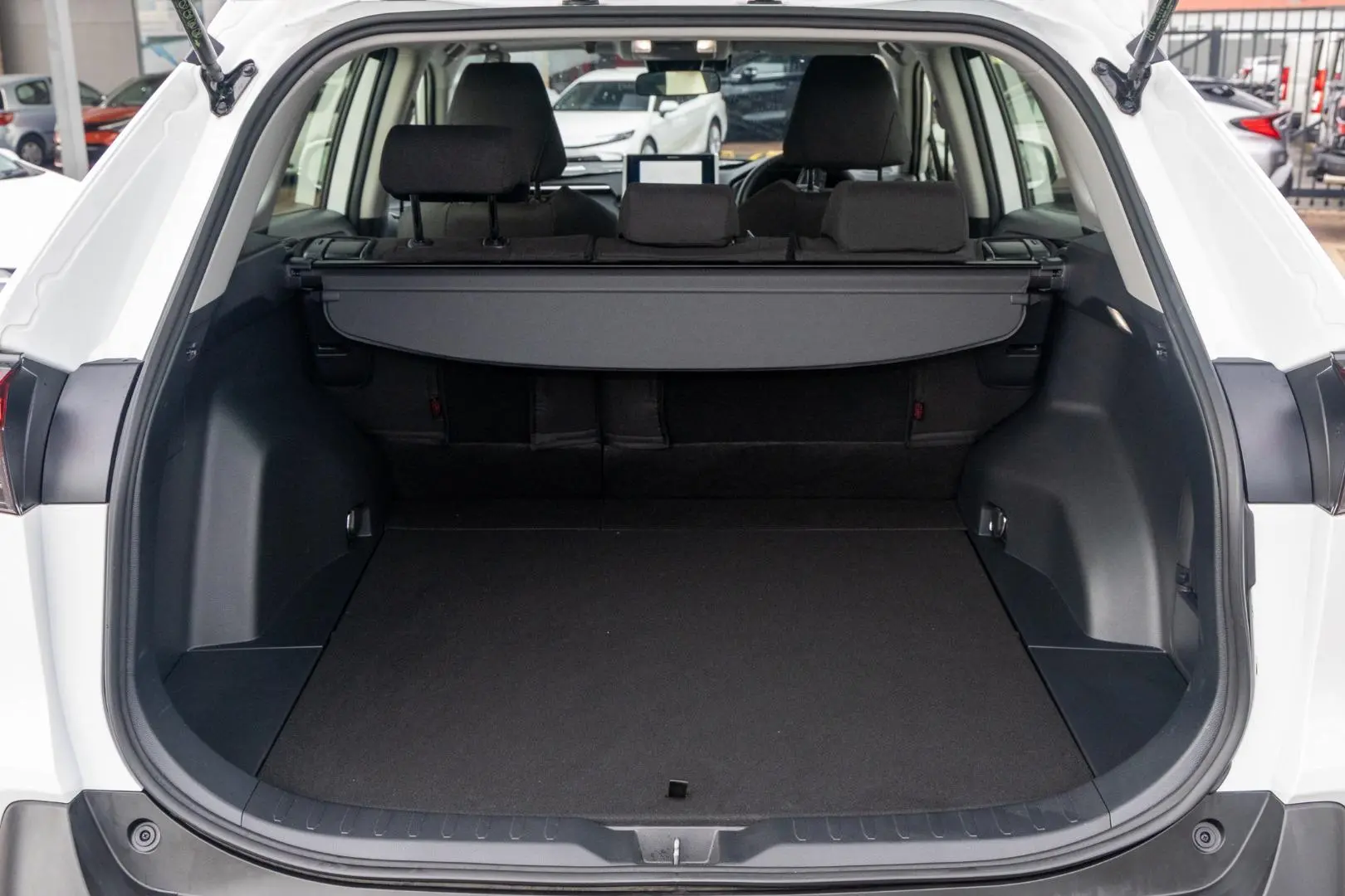 2025 Toyota RAV4 Gallery Image 19