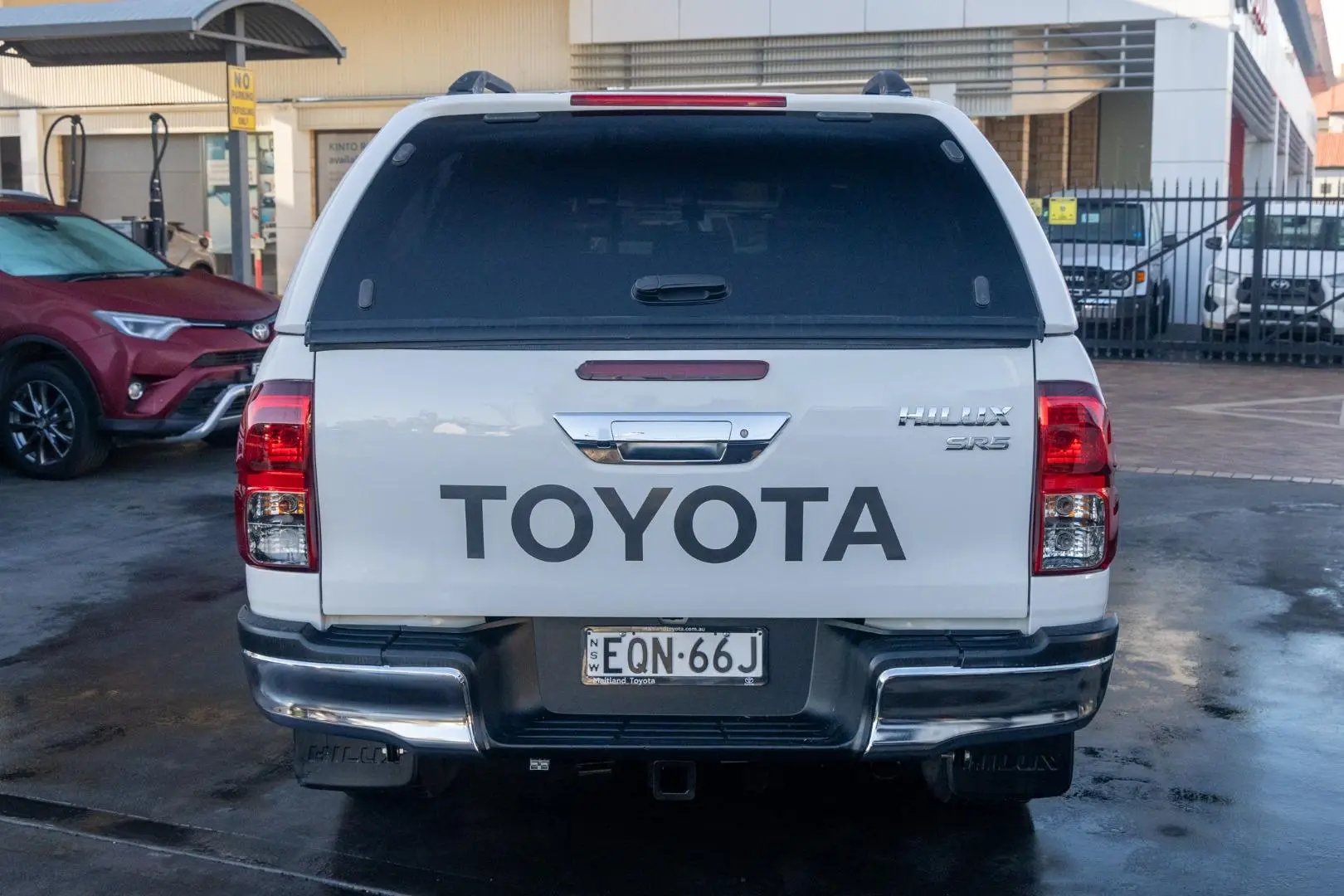 2017 Toyota Hilux Gallery Image 5