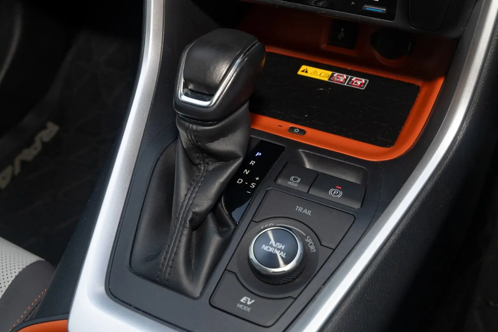 2022 Toyota RAV4 Gallery Image 17