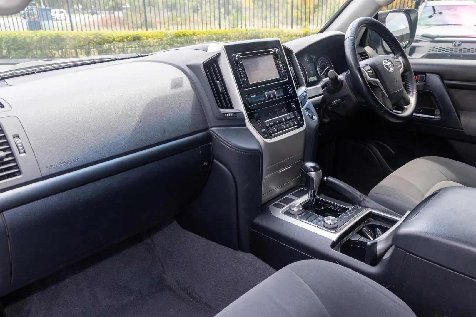 2017 Toyota Landcruiser Gallery Image 8