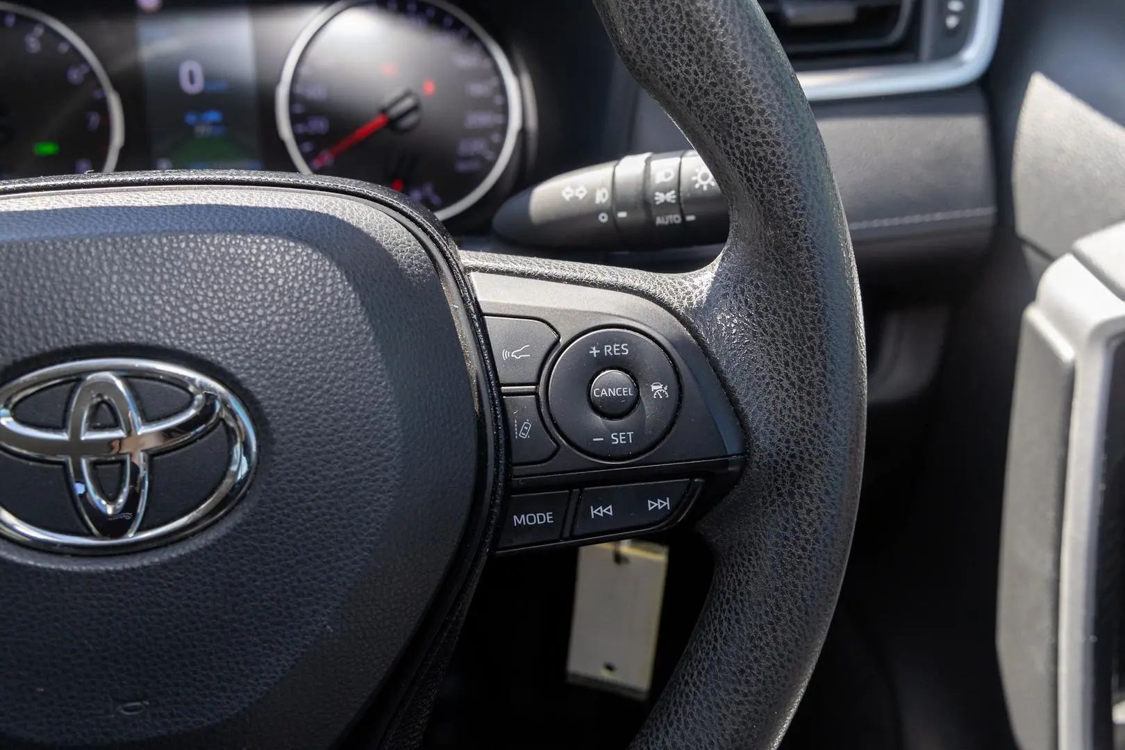 2019 Toyota RAV4 Gallery Image 12