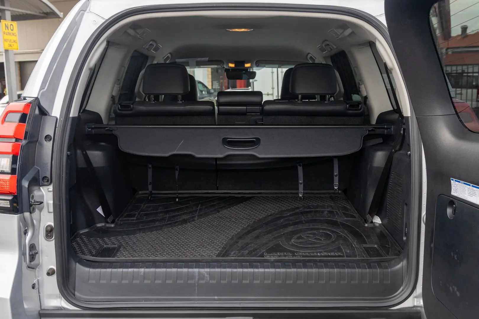 2023 Toyota Landcruiser Prado Gallery Image 19